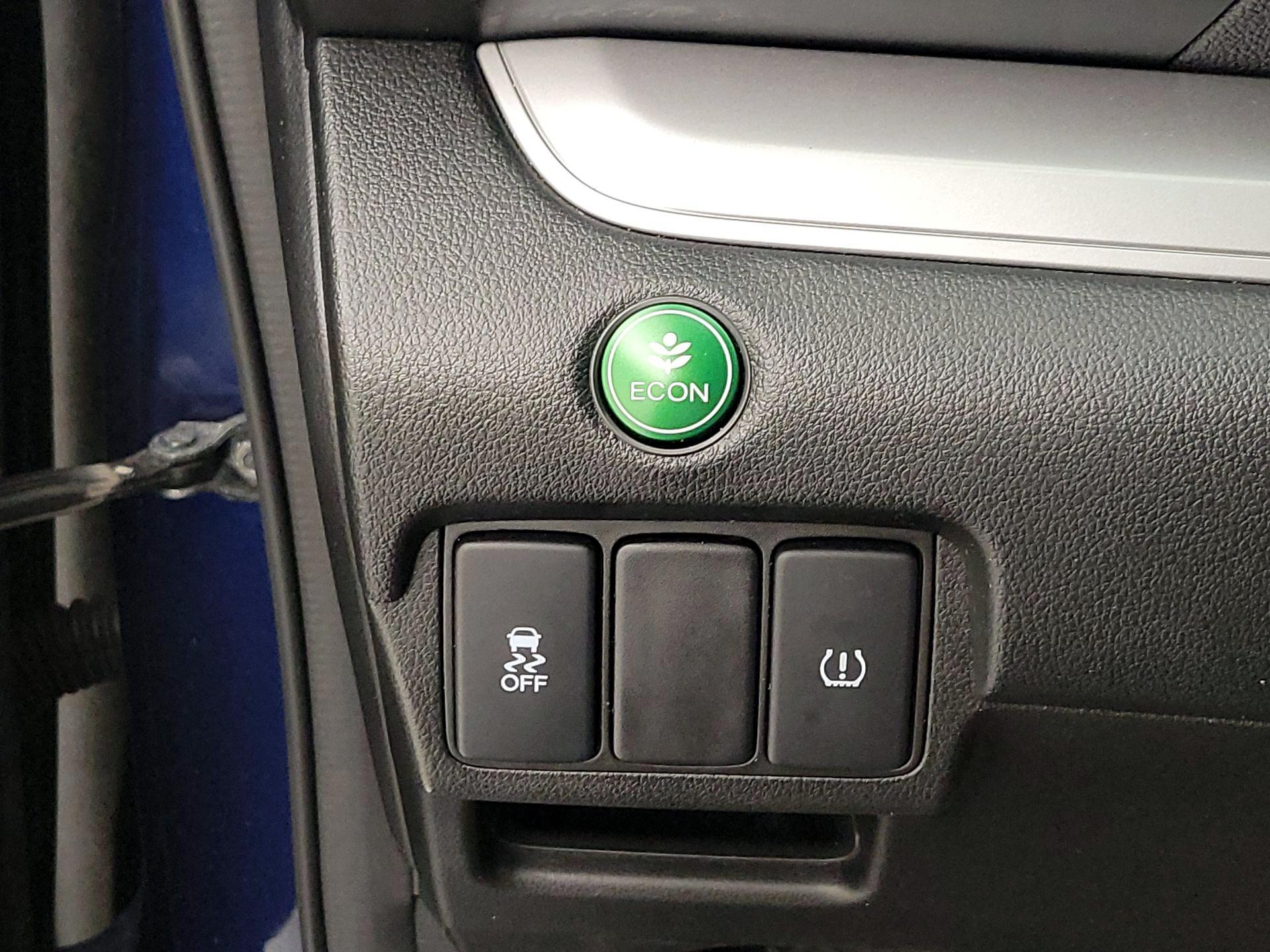 Thumbnail: 2015 Honda CR-V - 13