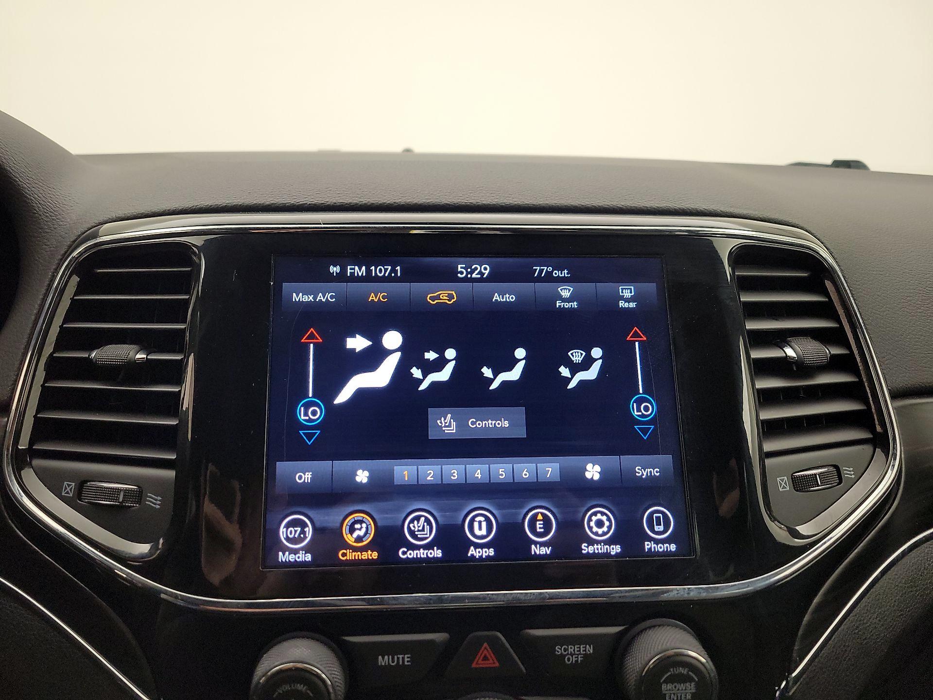 Thumbnail: 2022 Jeep Grand Cherokee - 15