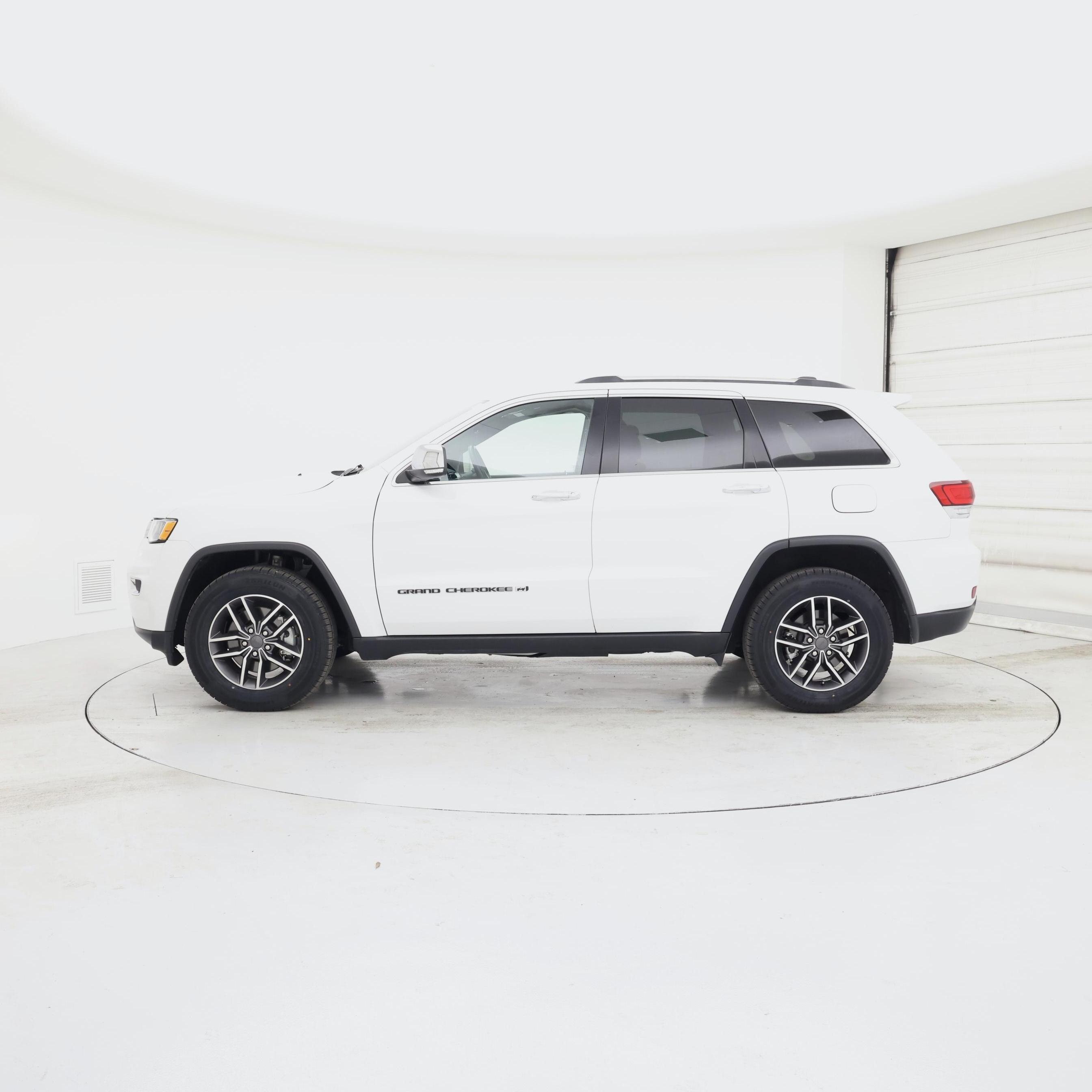 Thumbnail: 2022 Jeep Grand Cherokee - 3