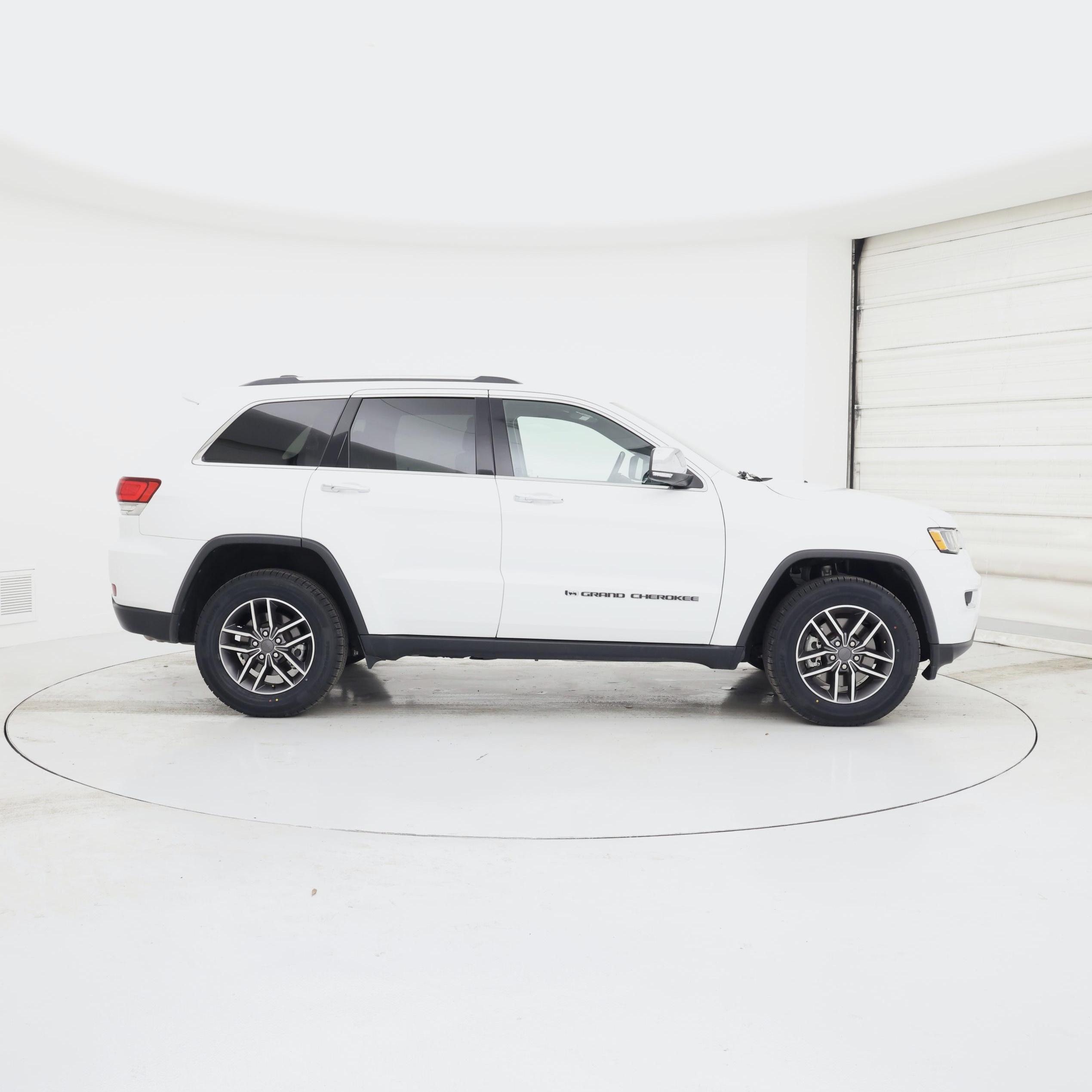 Thumbnail: 2022 Jeep Grand Cherokee - 7