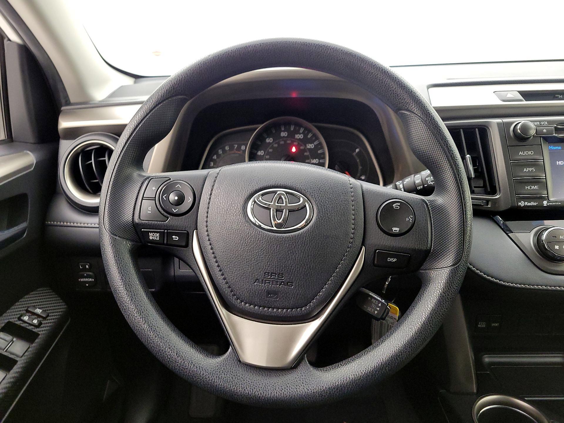 Thumbnail: 2015 Toyota RAV4 - 10