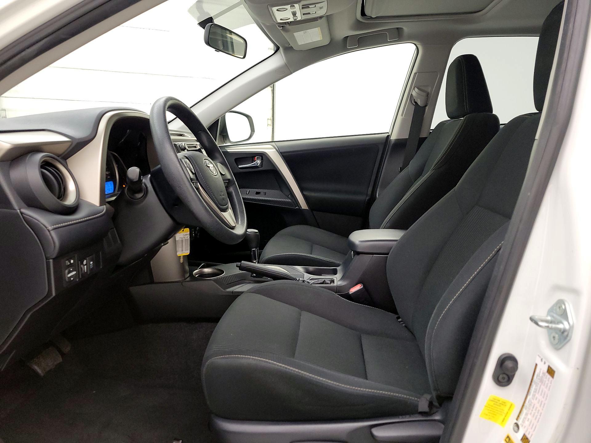 Thumbnail: 2015 Toyota RAV4 - 11