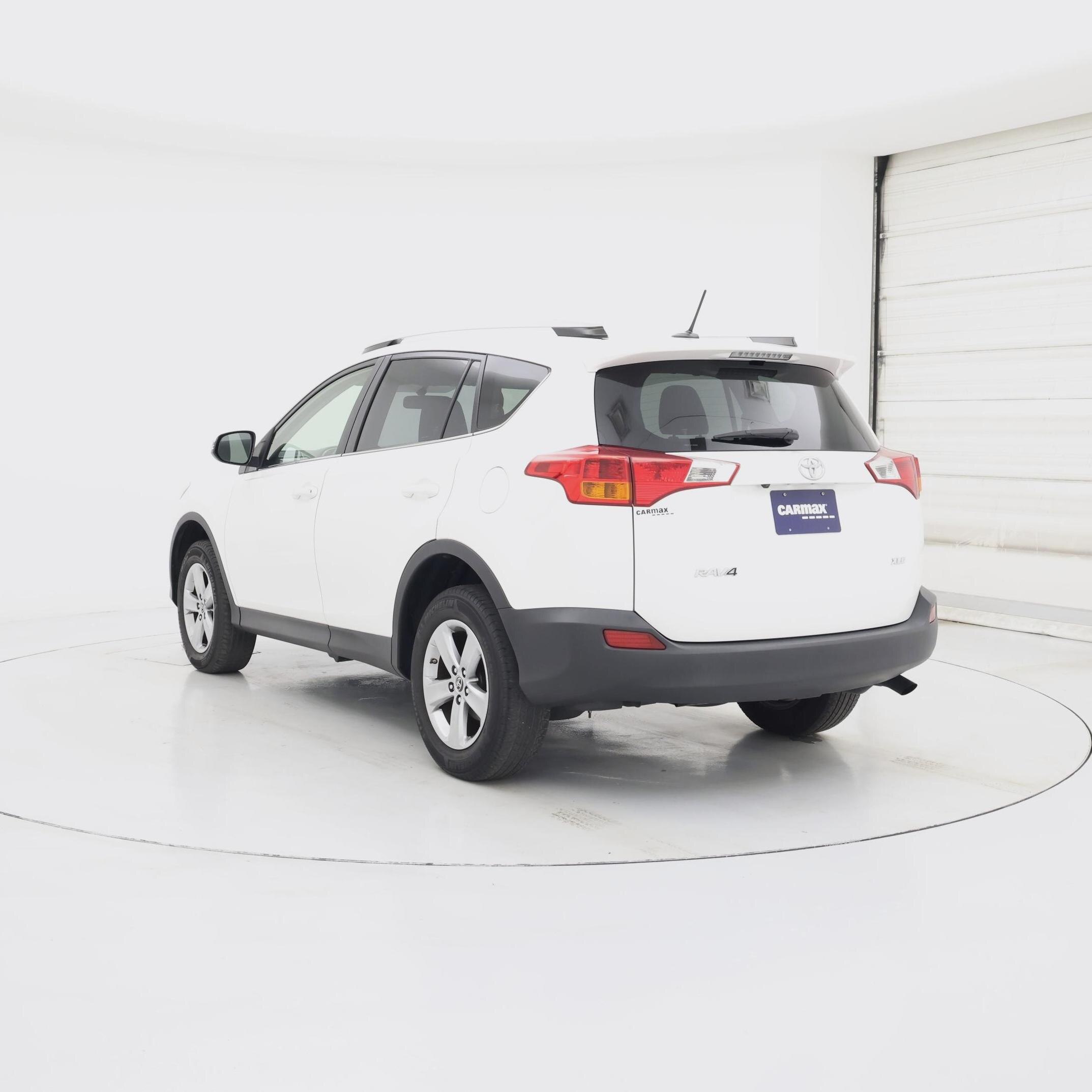 Thumbnail: 2015 Toyota RAV4 - 2