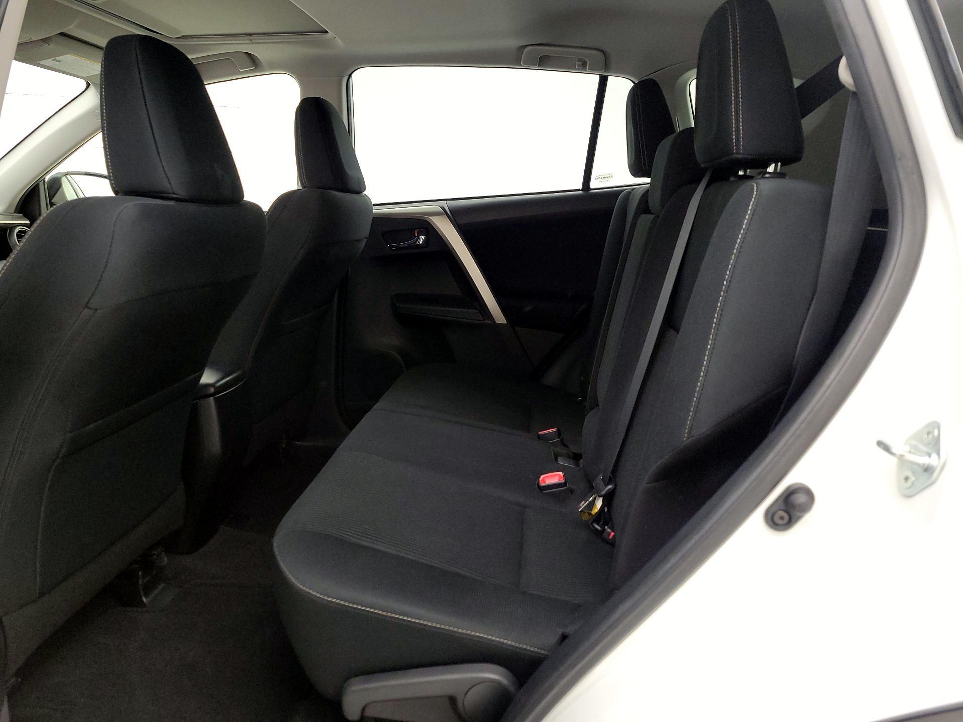 Thumbnail: 2015 Toyota RAV4 - 19