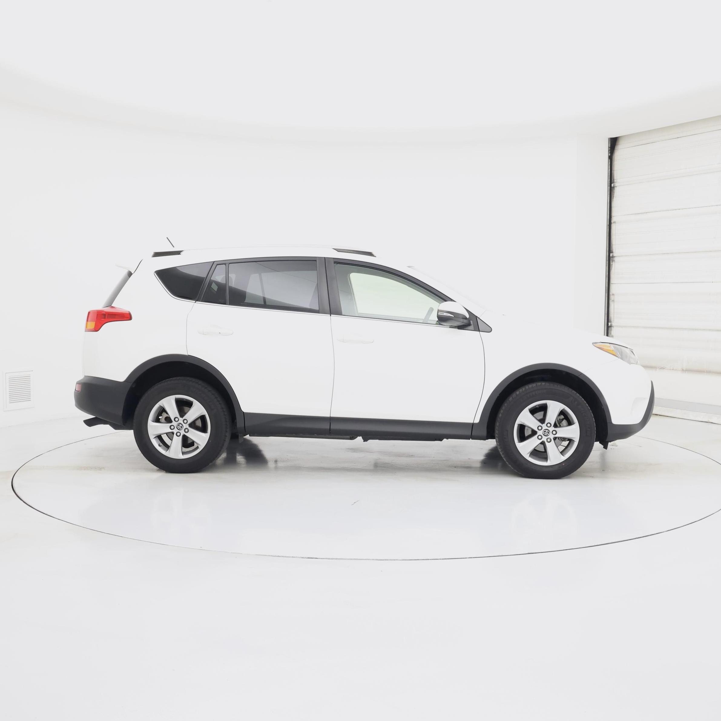 Thumbnail: 2015 Toyota RAV4 - 7