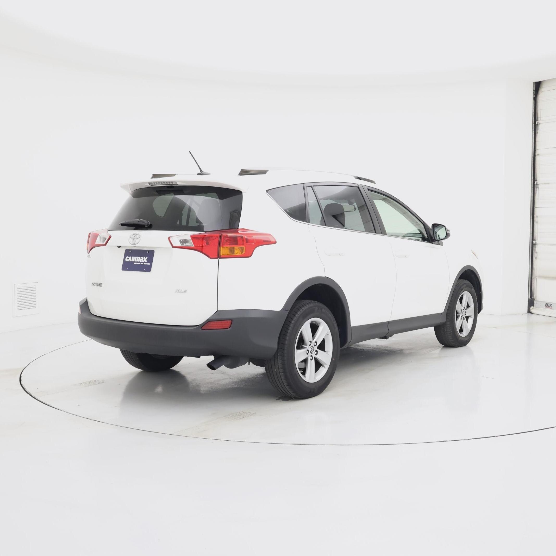 Thumbnail: 2015 Toyota RAV4 - 8