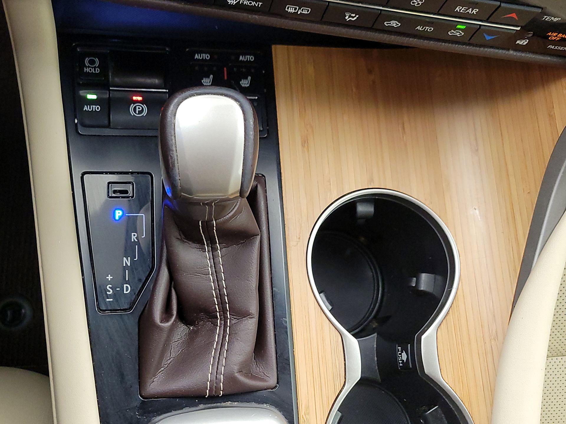 Thumbnail: 2019 Lexus RX - 17