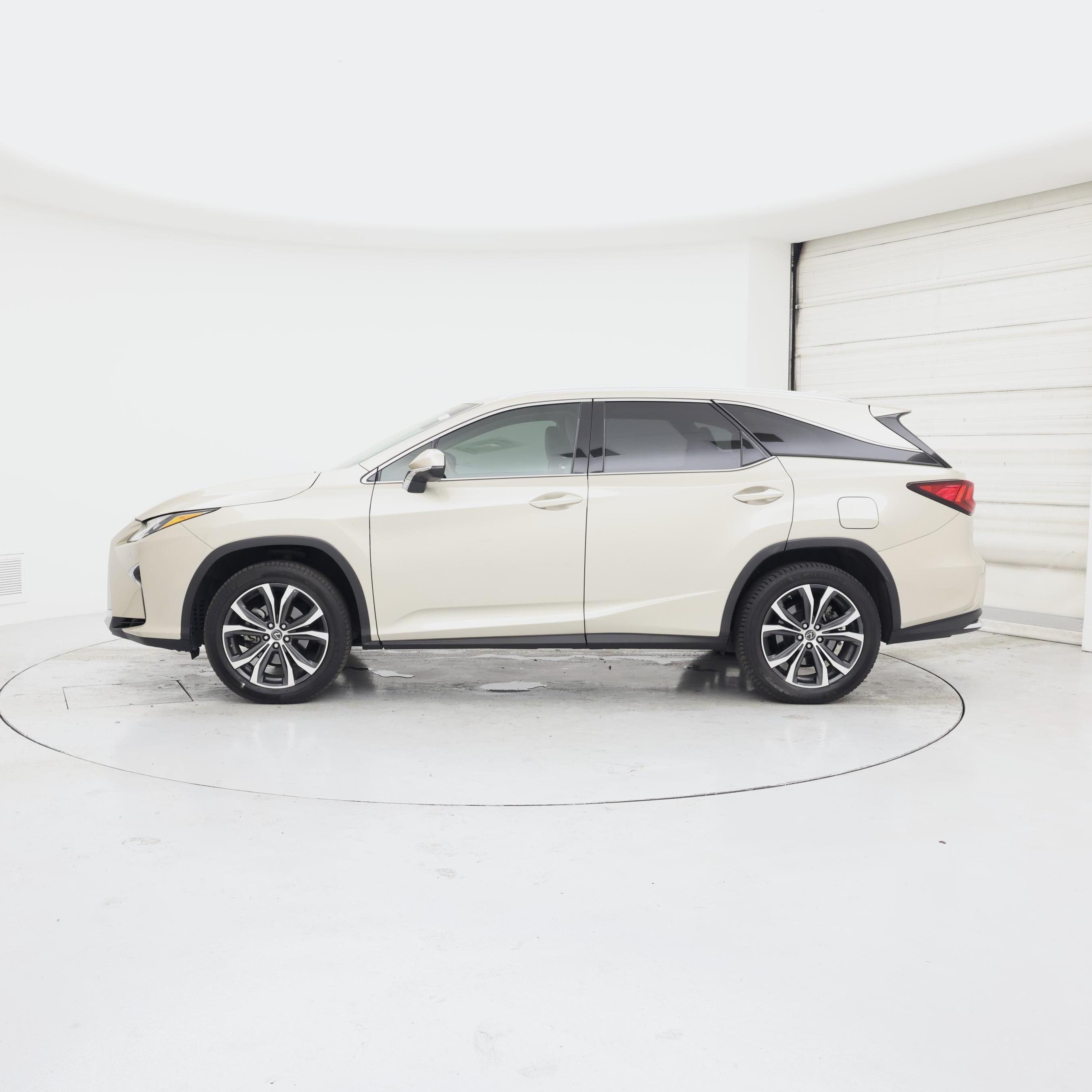Thumbnail: 2019 Lexus RX - 3