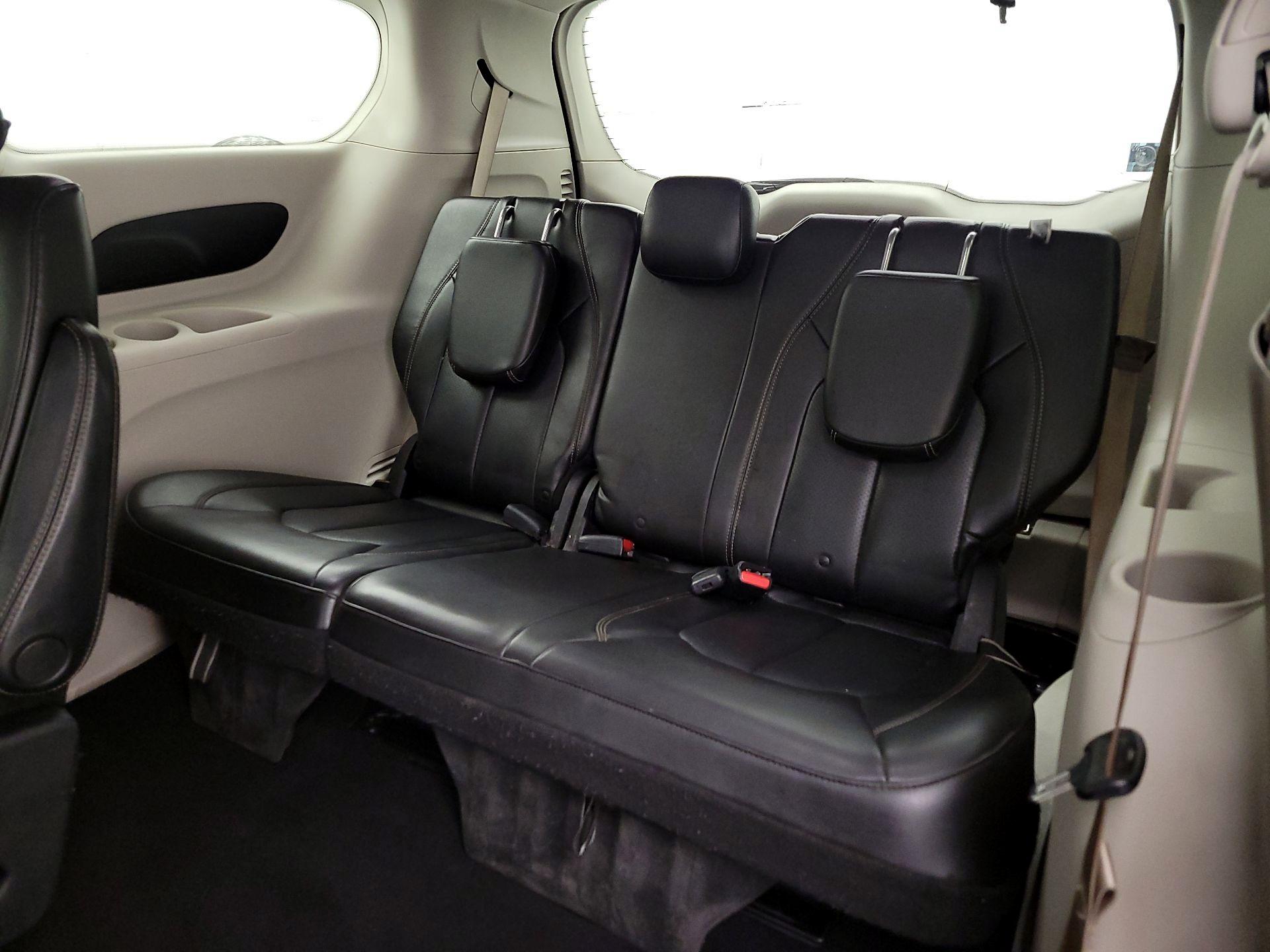 Thumbnail: 2020 Chrysler Voyager - 19