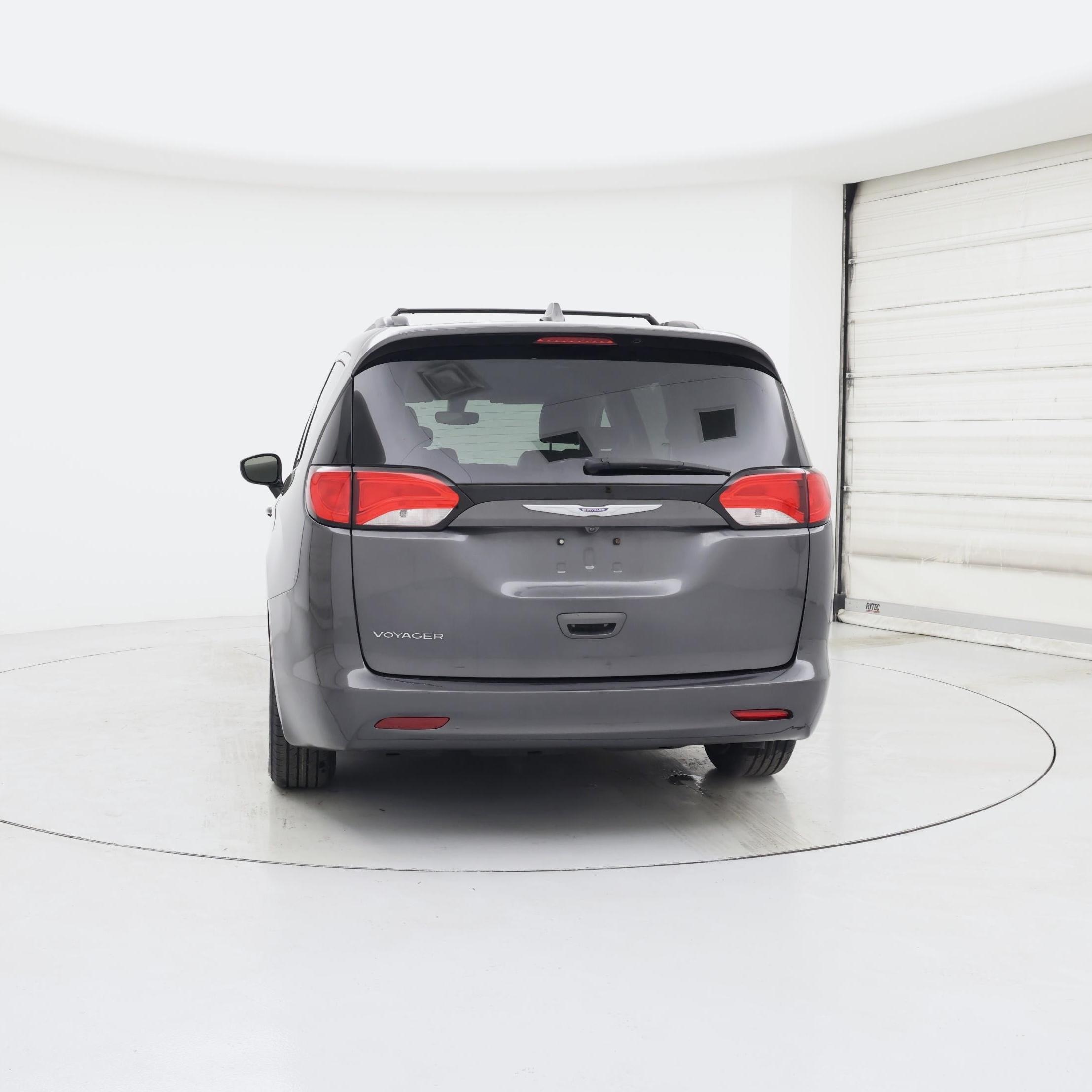 Thumbnail: 2020 Chrysler Voyager - 6