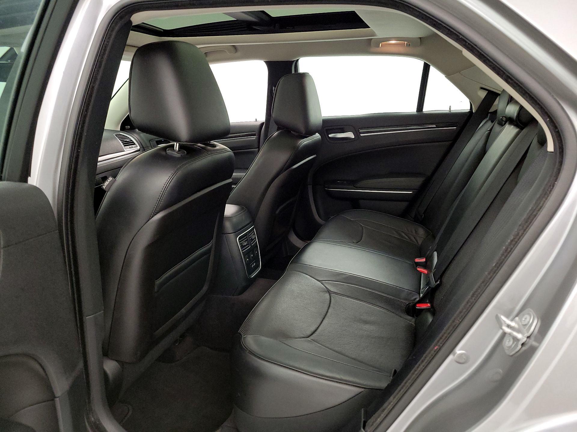 Thumbnail: 2016 Chrysler 300 - 20