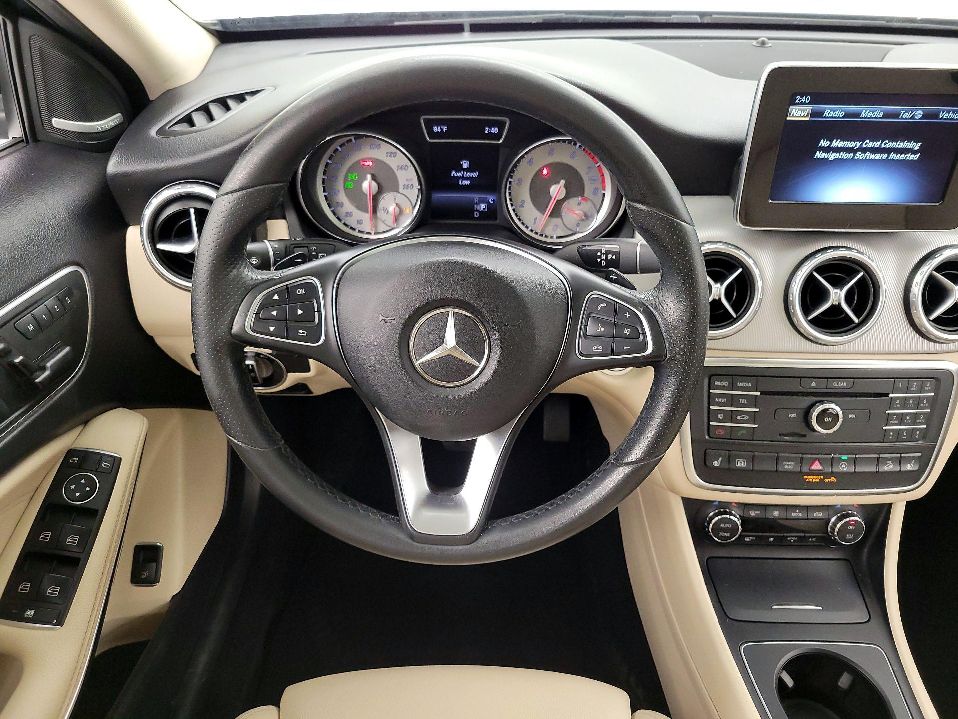 Thumbnail: 2017 Mercedes-Benz GLA - 10