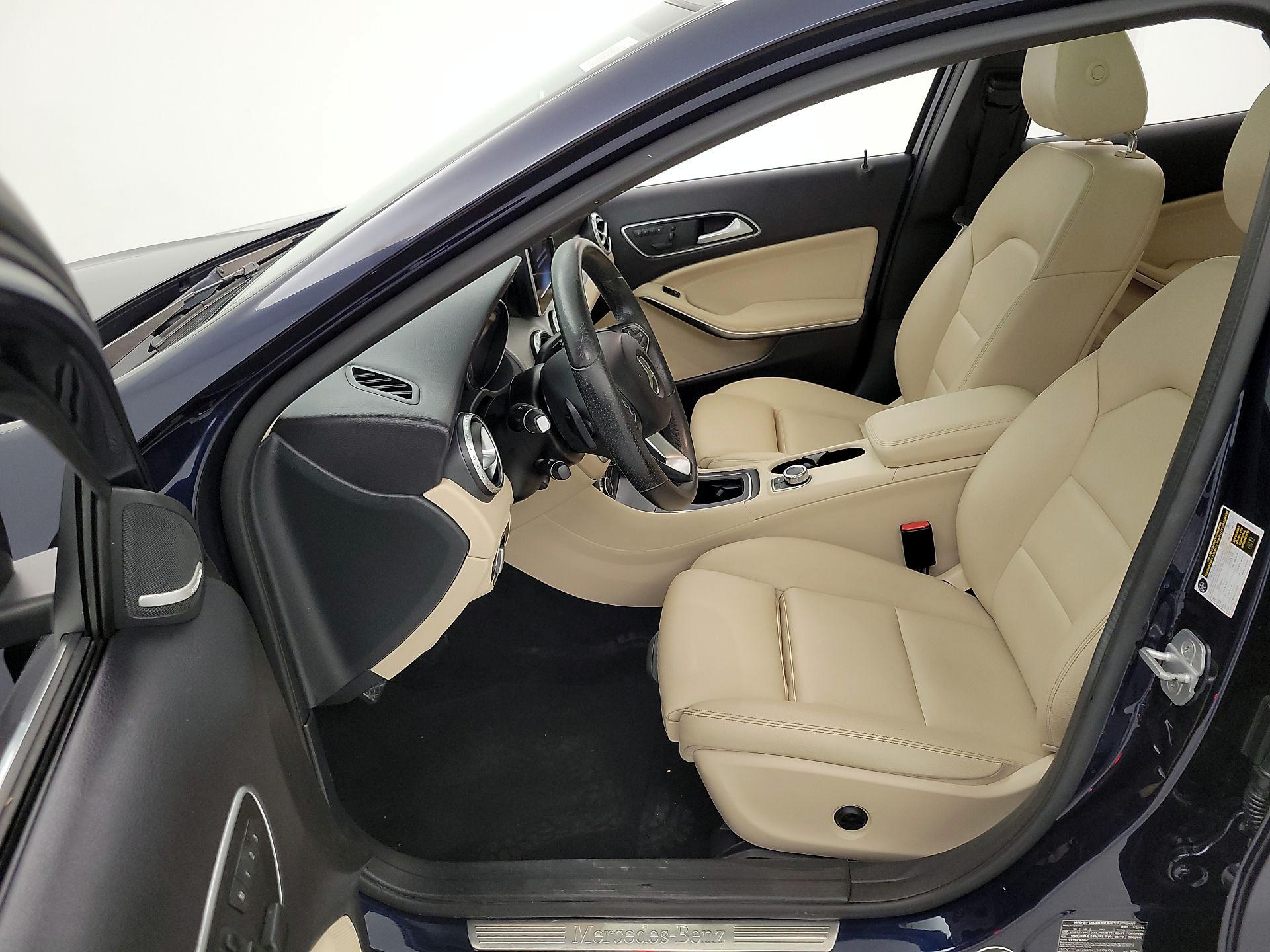 Thumbnail: 2017 Mercedes-Benz GLA - 11