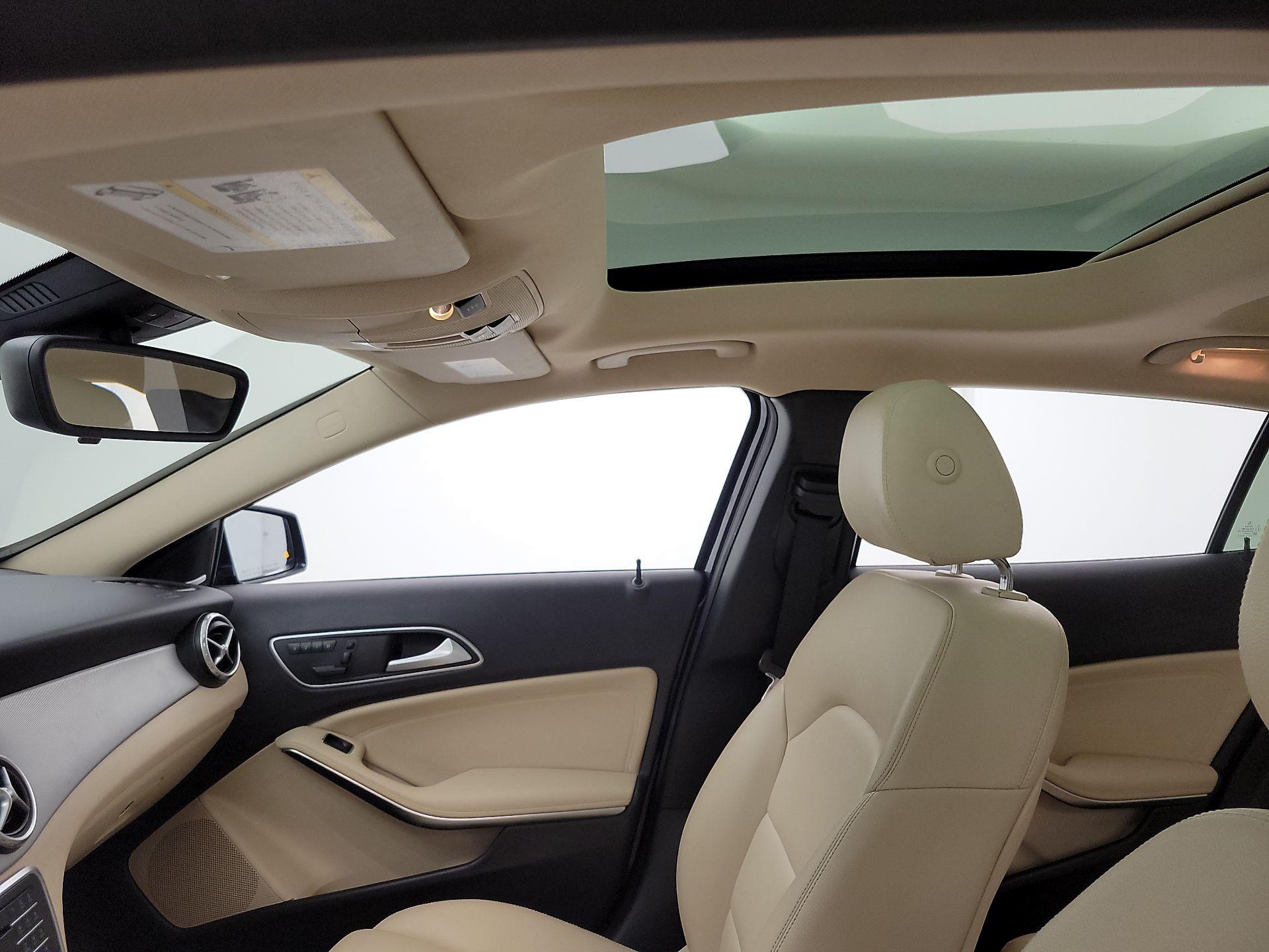Thumbnail: 2017 Mercedes-Benz GLA - 18