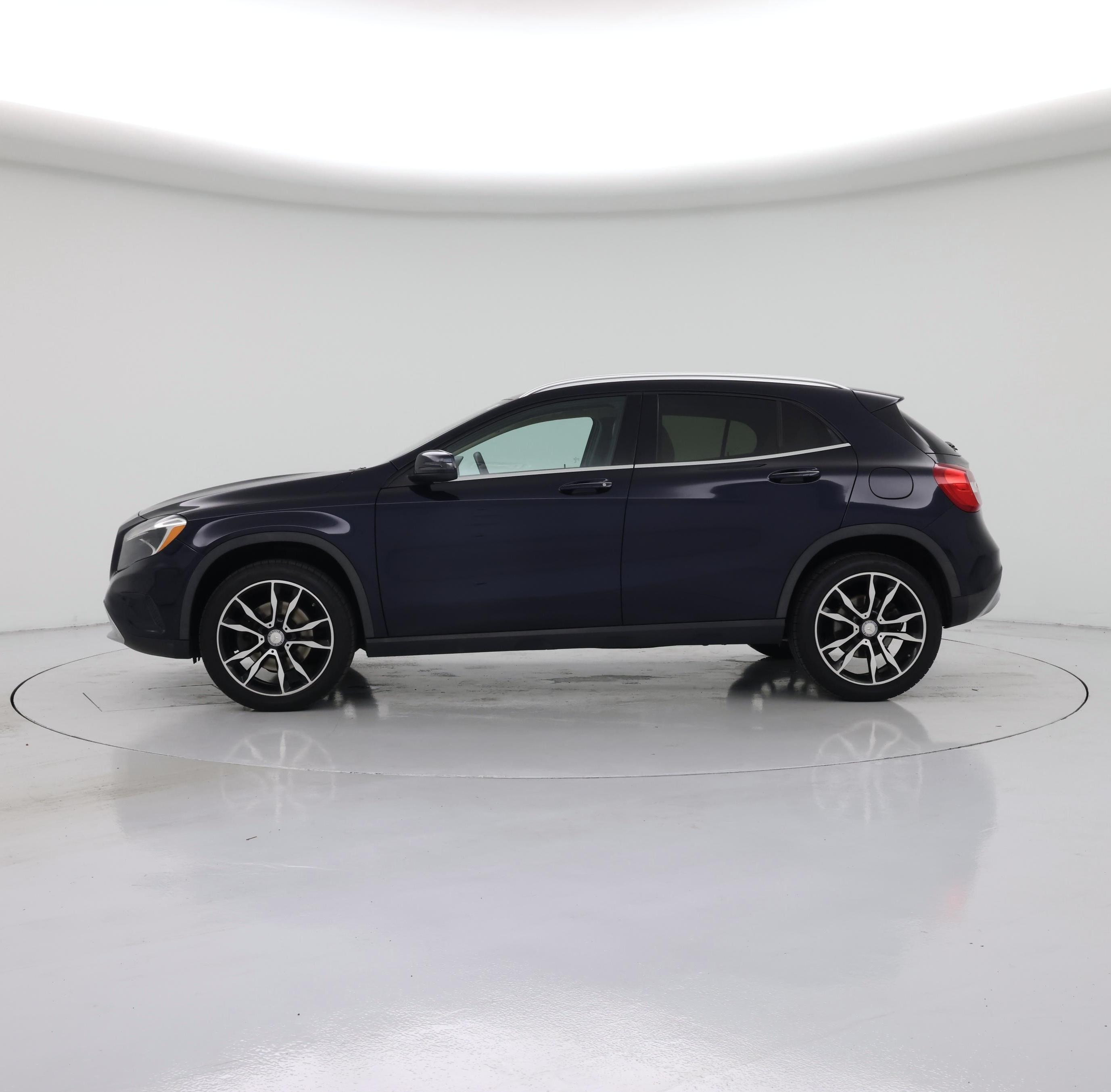 Thumbnail: 2017 Mercedes-Benz GLA - 3