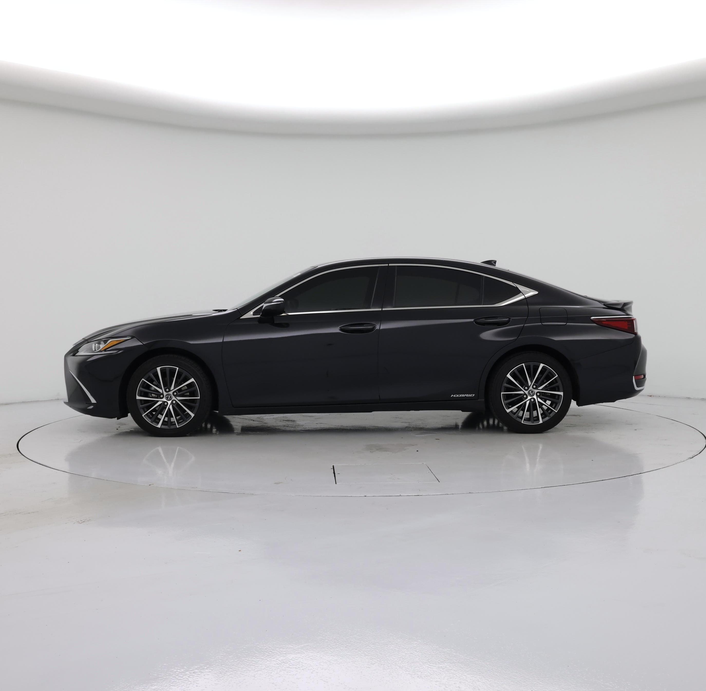 Thumbnail: 2022 Lexus ES - 3