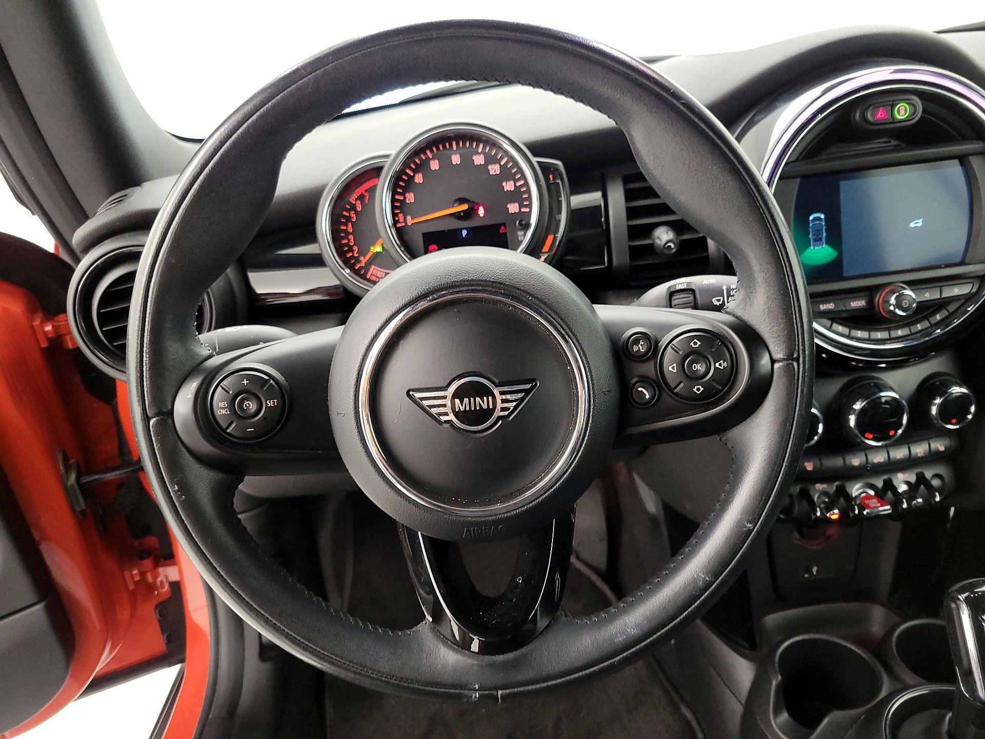 Thumbnail: 2021 MINI Cooper - 10