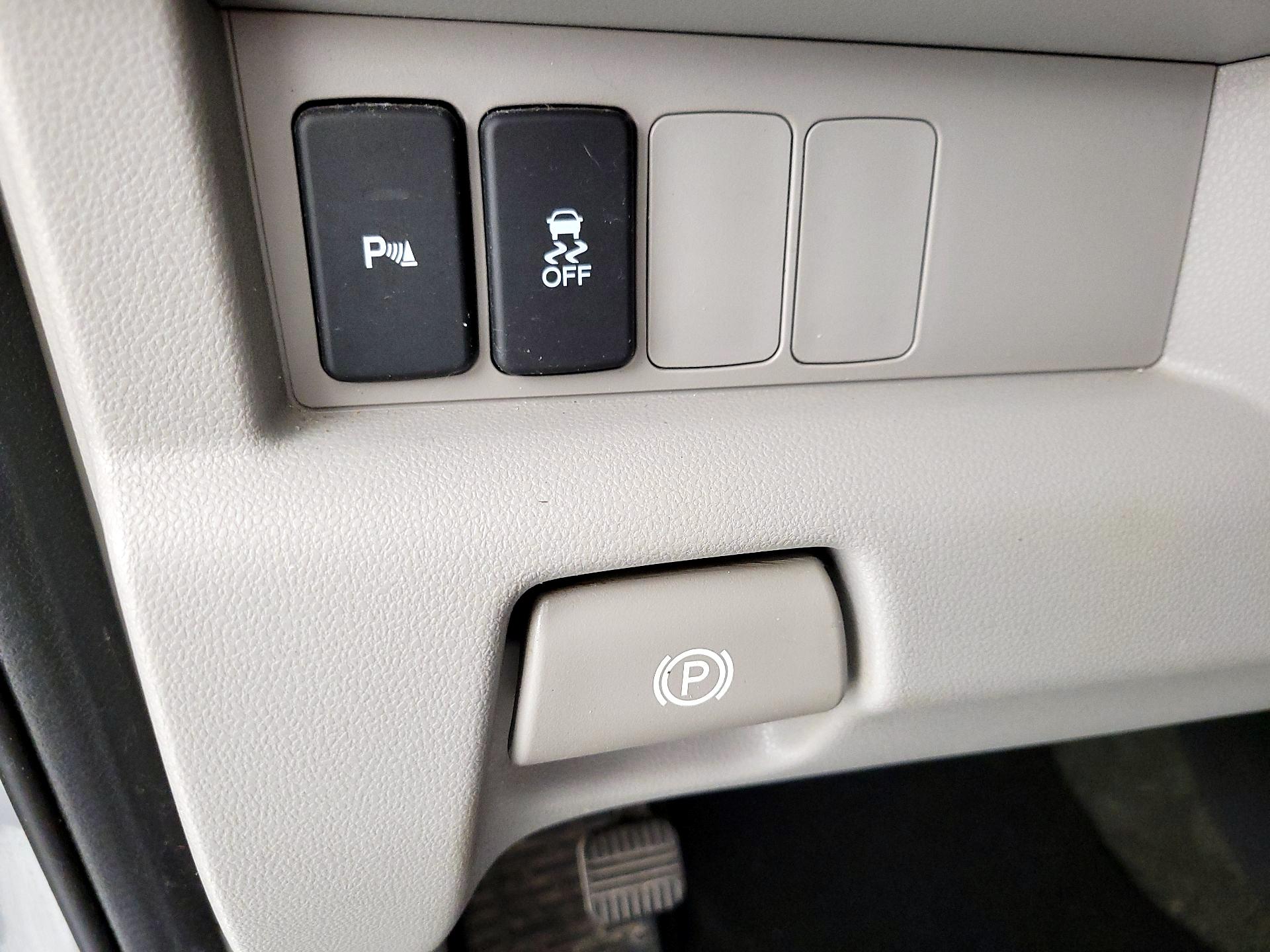 Thumbnail: 2015 Honda Pilot - 13