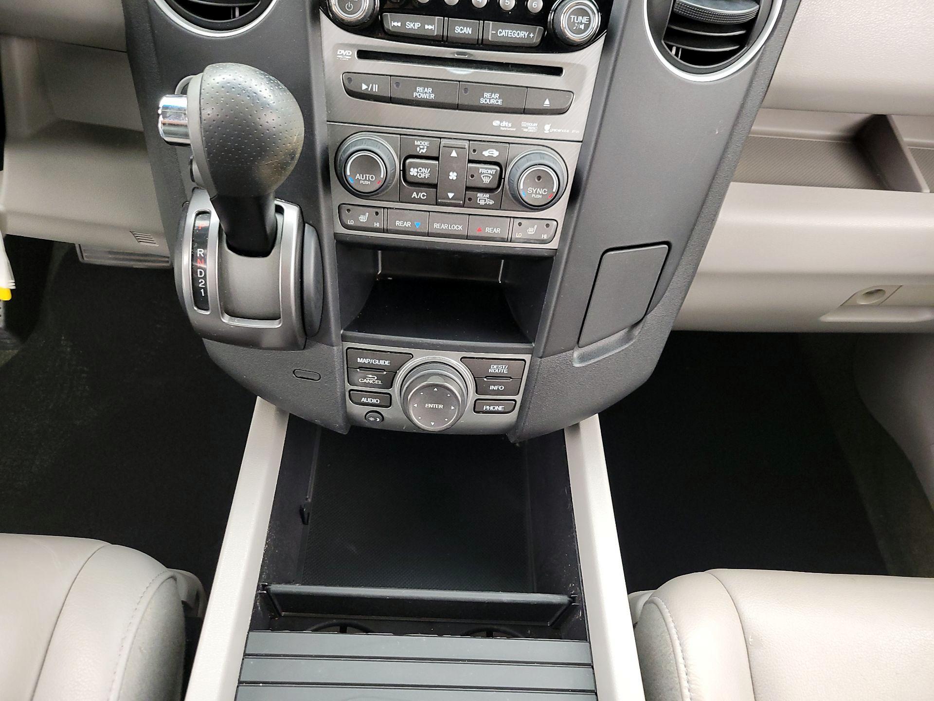 Thumbnail: 2015 Honda Pilot - 17