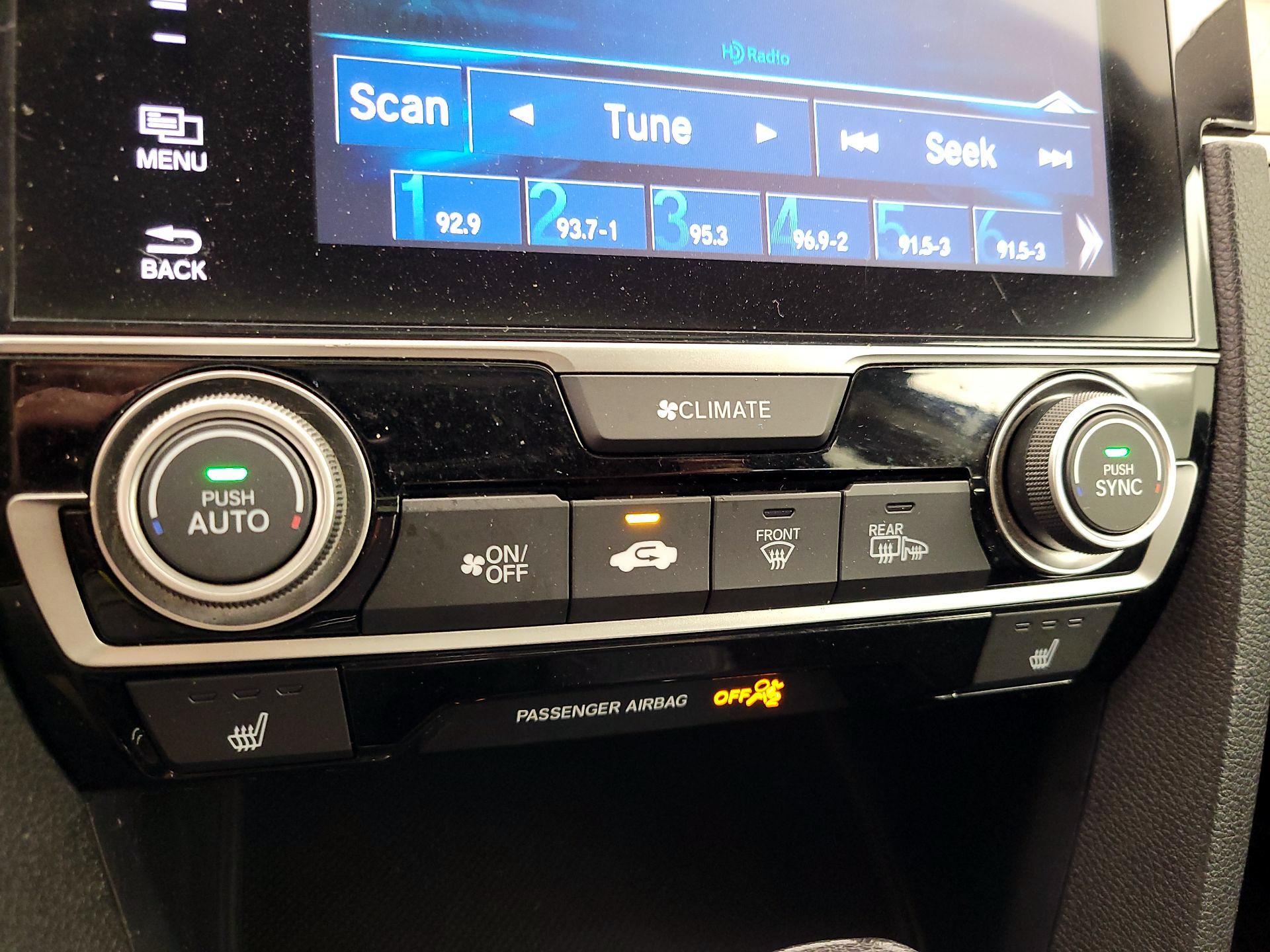 Thumbnail: 2016 Honda Civic - 16