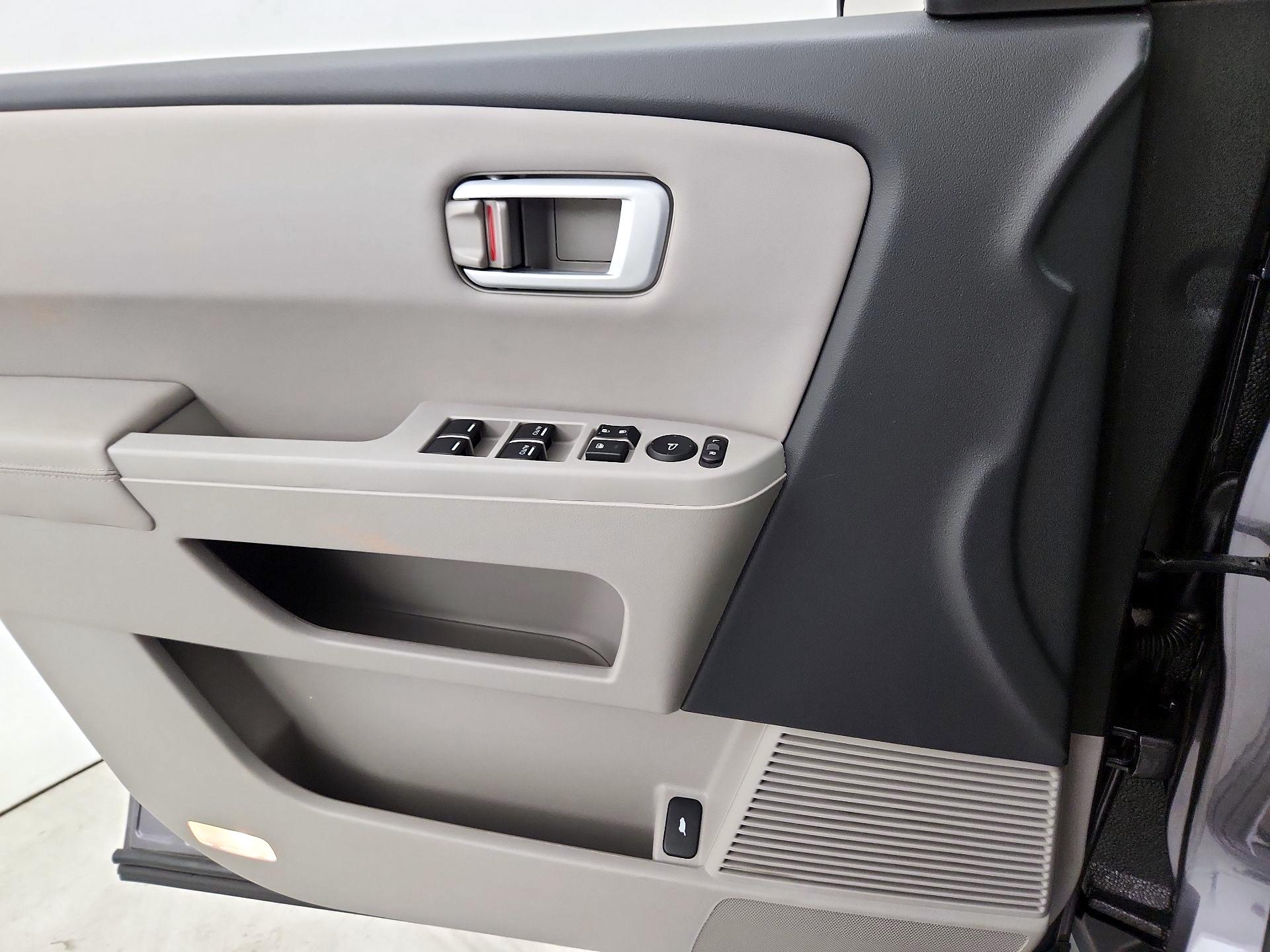 Thumbnail: 2015 Honda Pilot - 12