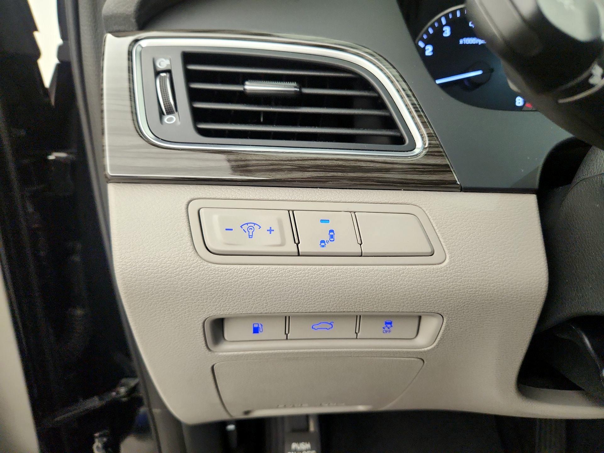 Thumbnail: 2015 Hyundai Sonata - 13