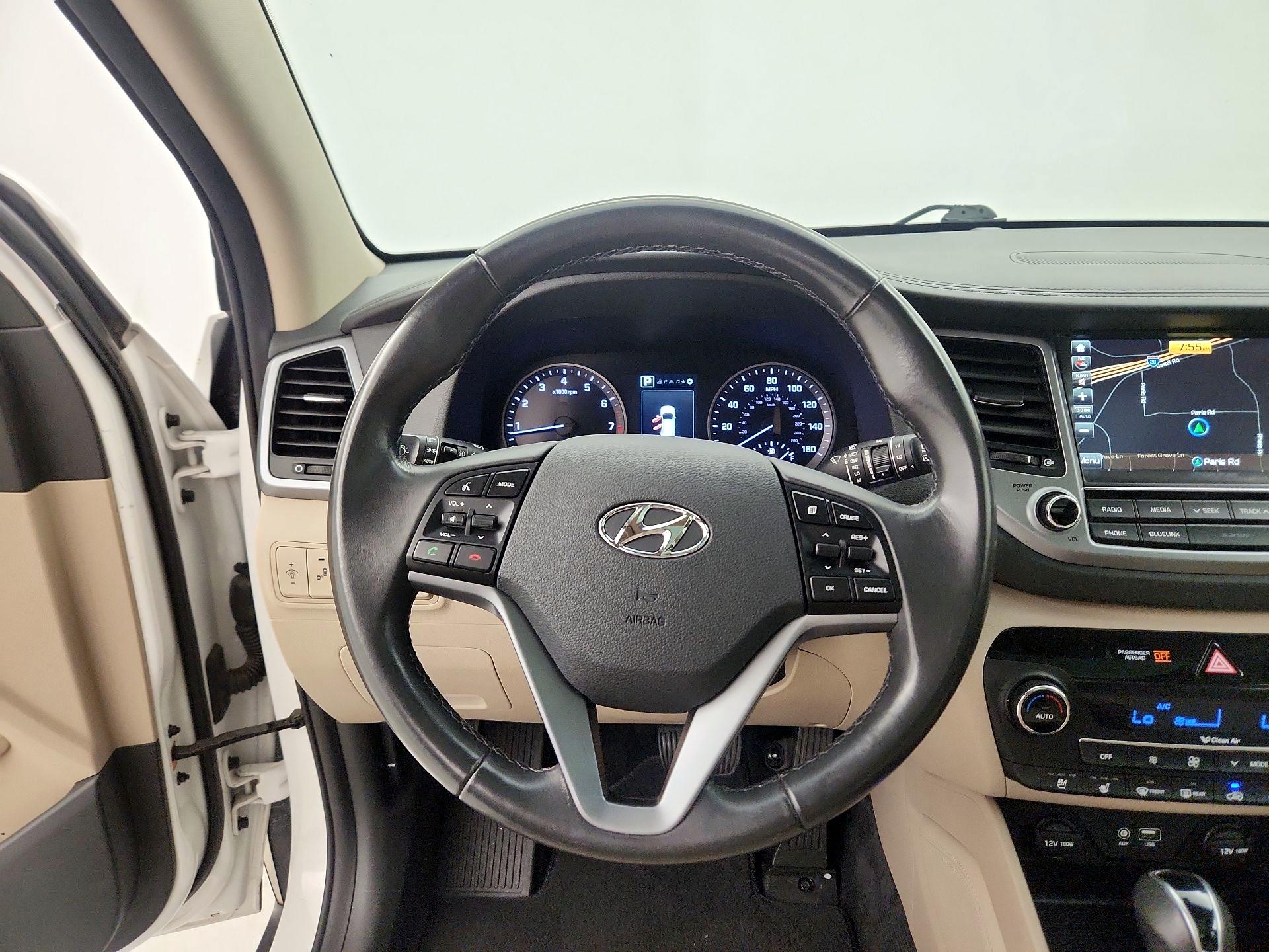Thumbnail: 2016 Hyundai Tucson - 10