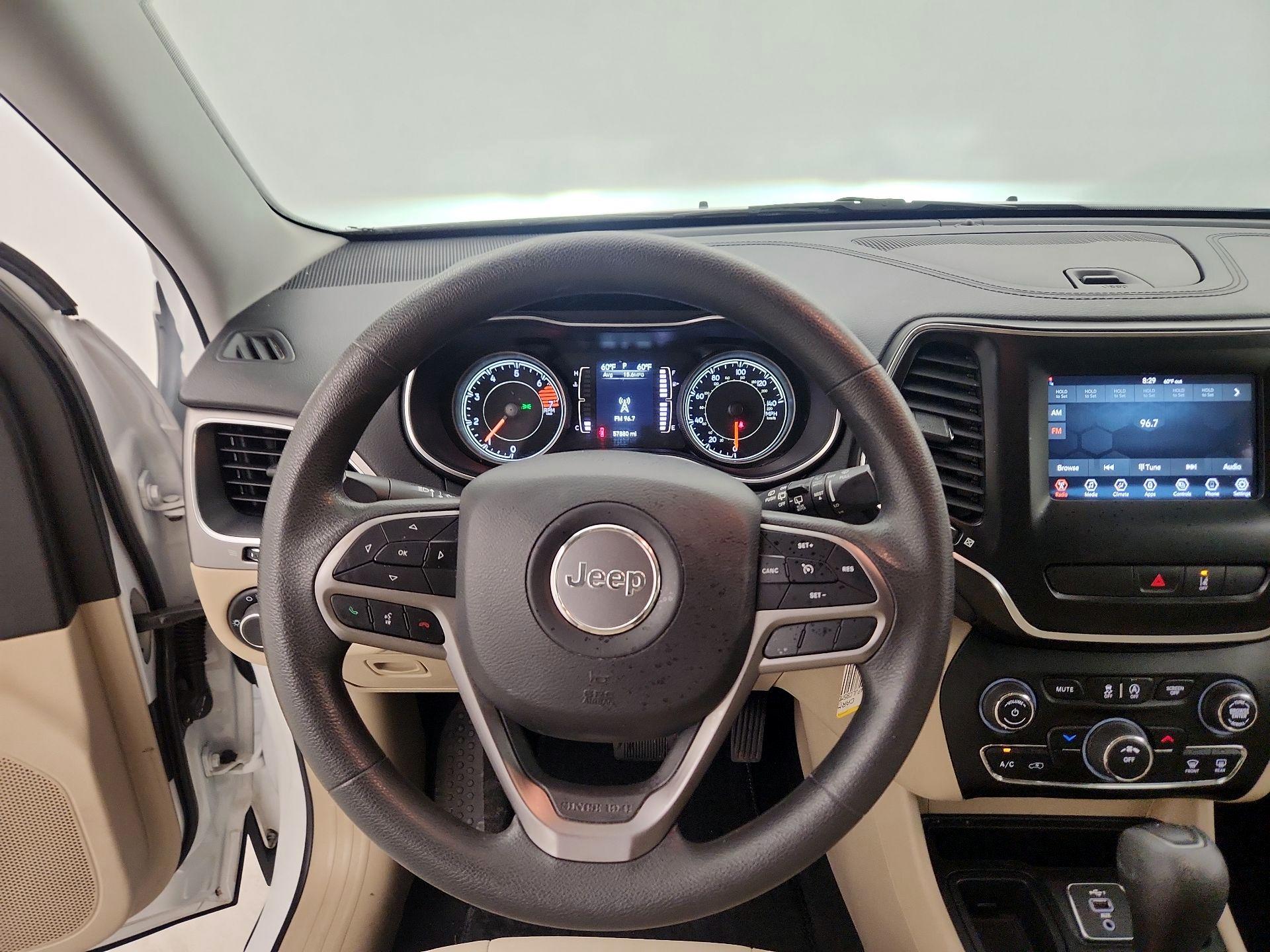 Thumbnail: 2021 Jeep Cherokee - 10