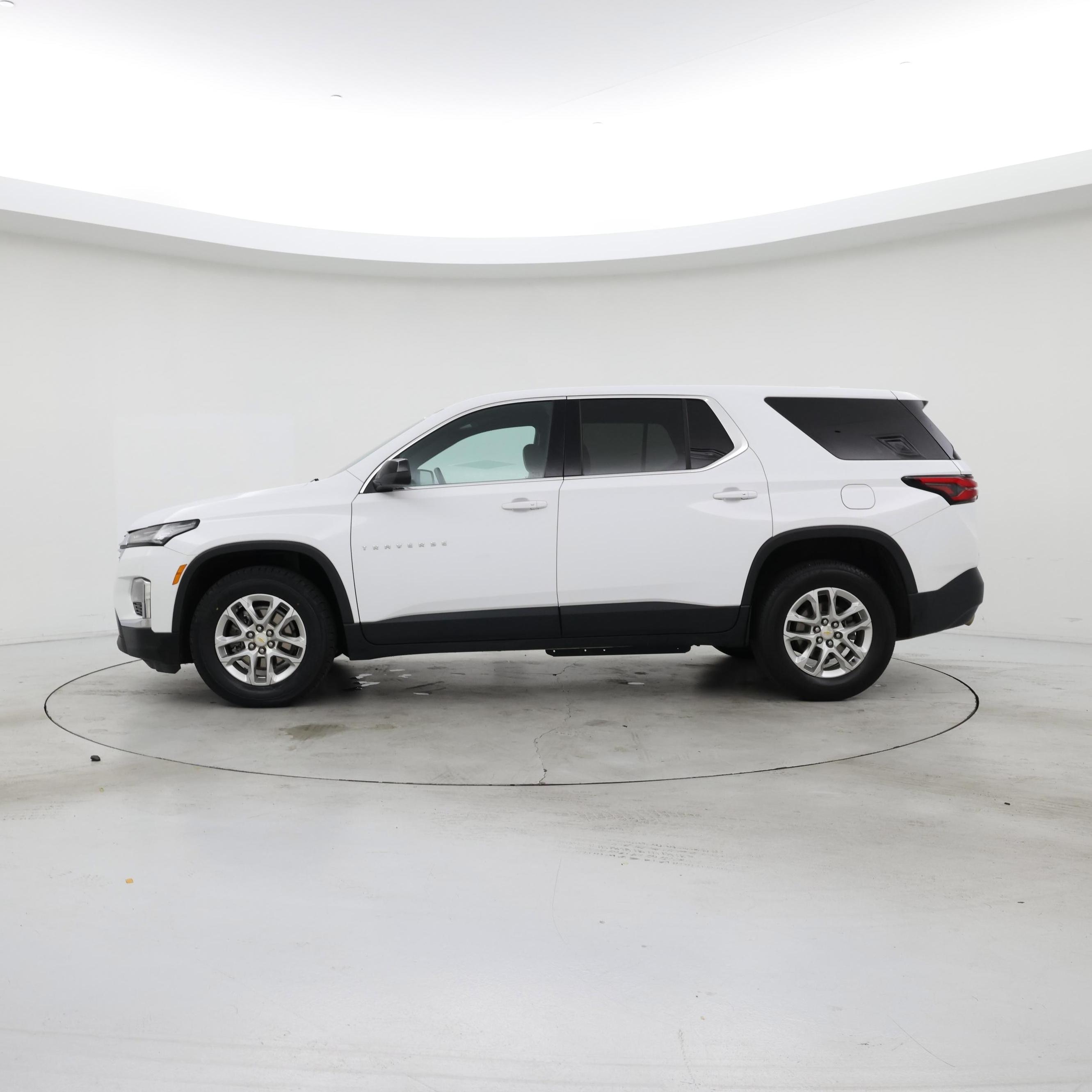 Thumbnail: 2022 Chevrolet Traverse - 3