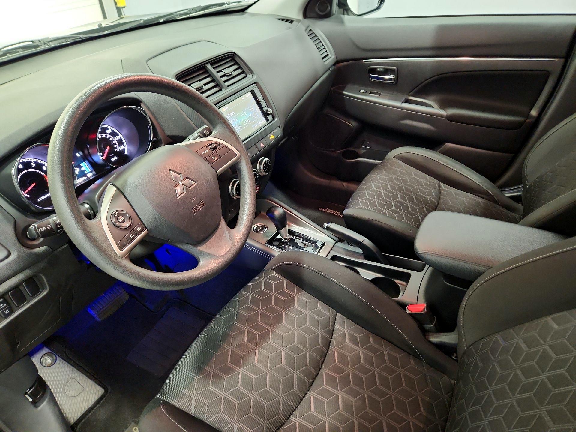 Thumbnail: 2023 Mitsubishi Outlander Sport - 11