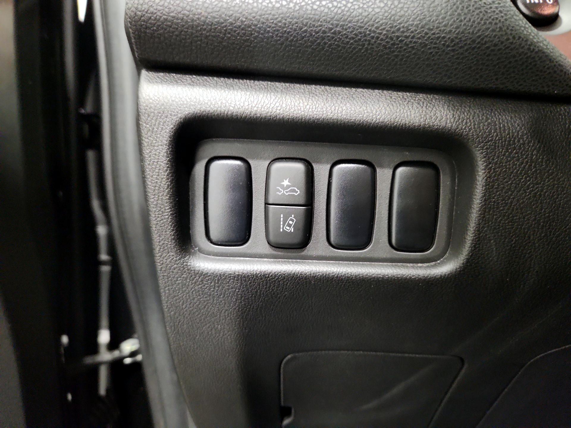 Thumbnail: 2023 Mitsubishi Outlander Sport - 13