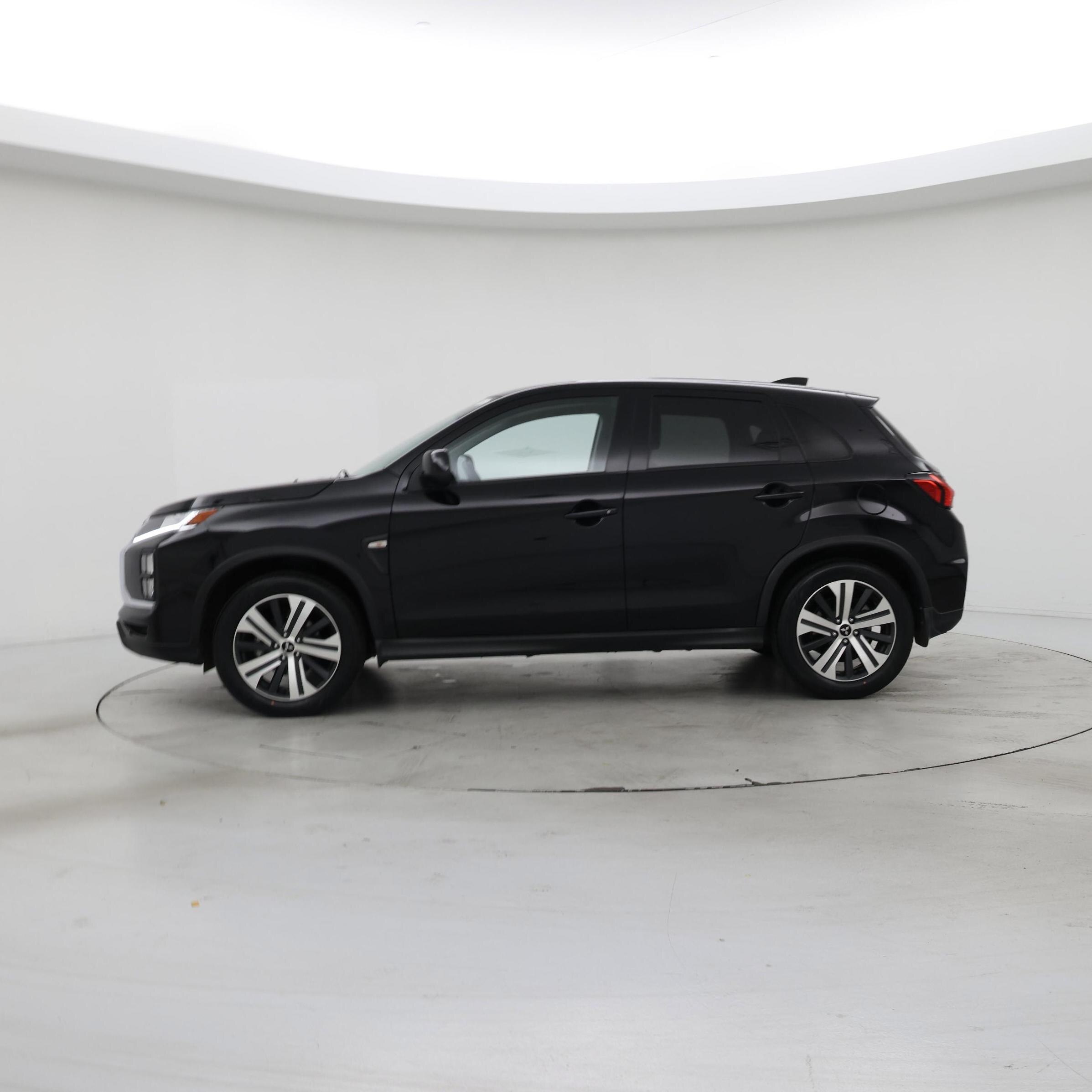 Thumbnail: 2023 Mitsubishi Outlander Sport - 3