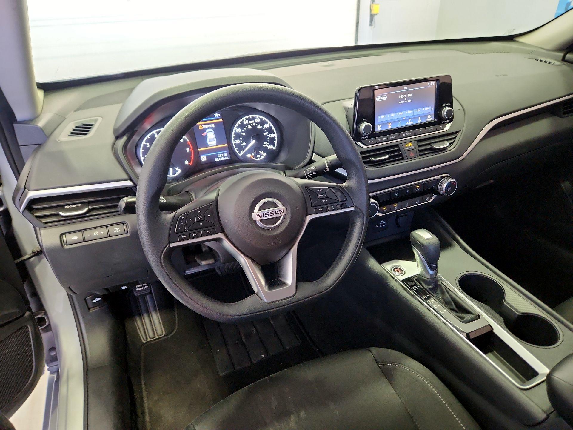 Thumbnail: 2022 Nissan Altima - 9
