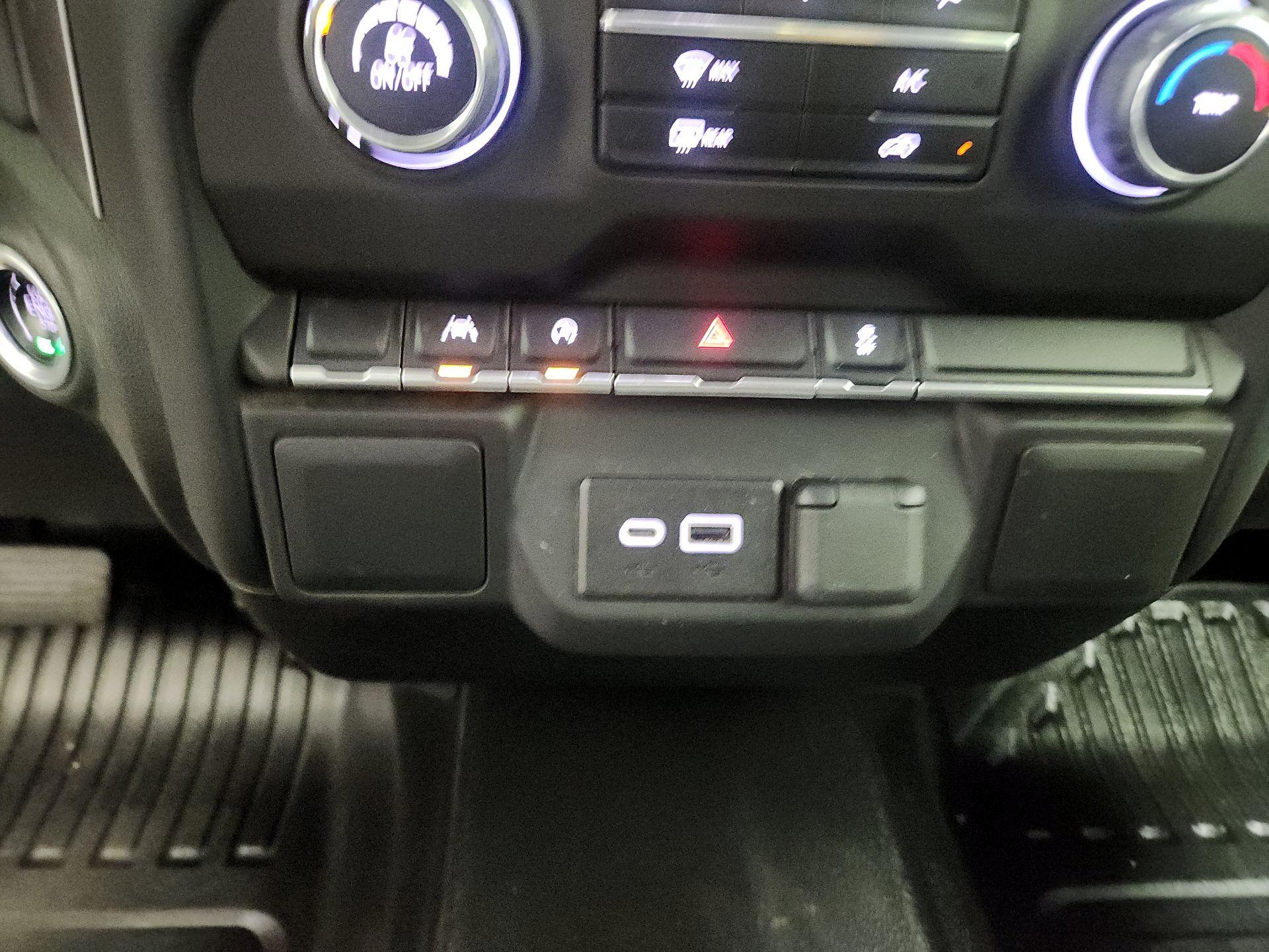 Thumbnail: 2022 Chevrolet Silverado 1500 - 17