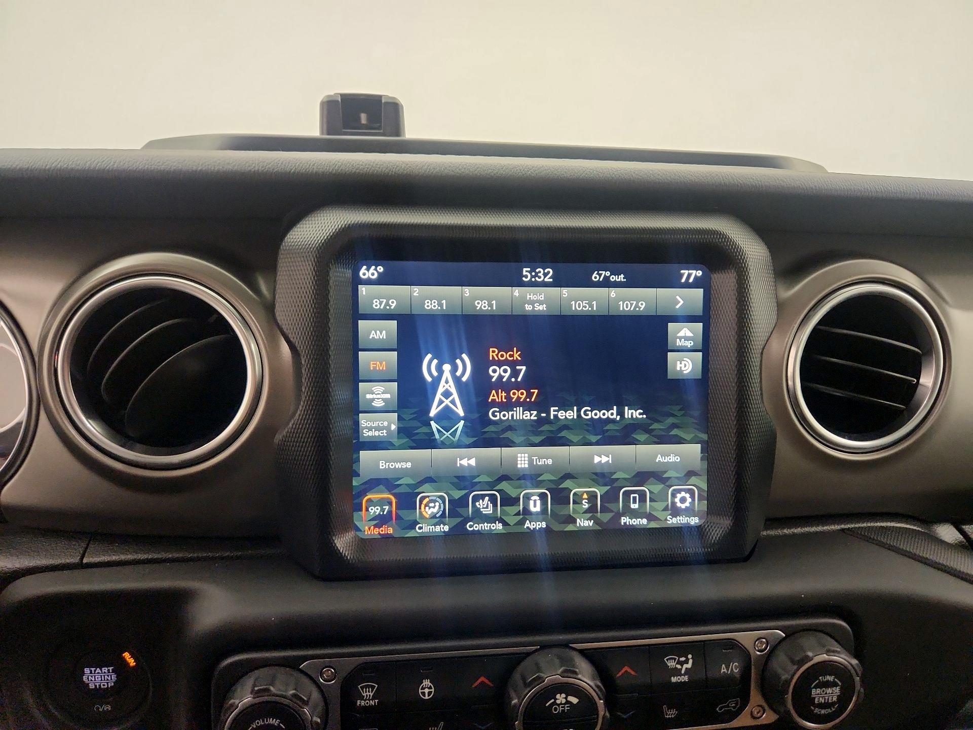 Thumbnail: 2021 Jeep Wrangler - 15