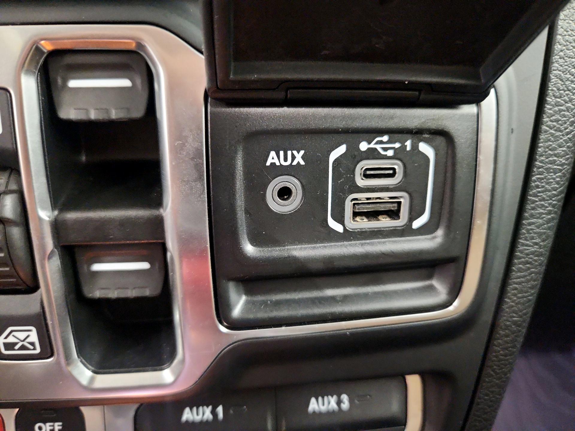 Thumbnail: 2021 Jeep Wrangler - 18