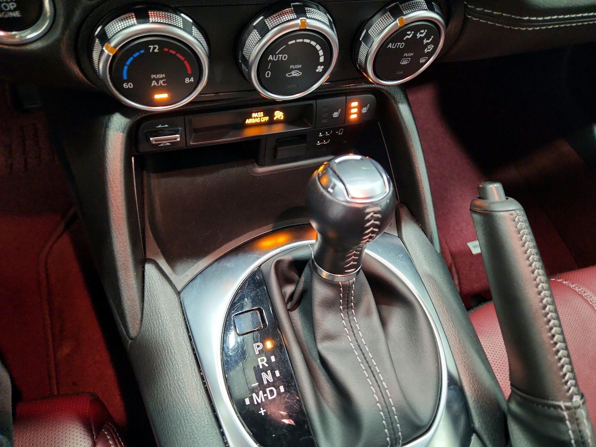 Thumbnail: 2020 Mazda MX-5 Miata - 17
