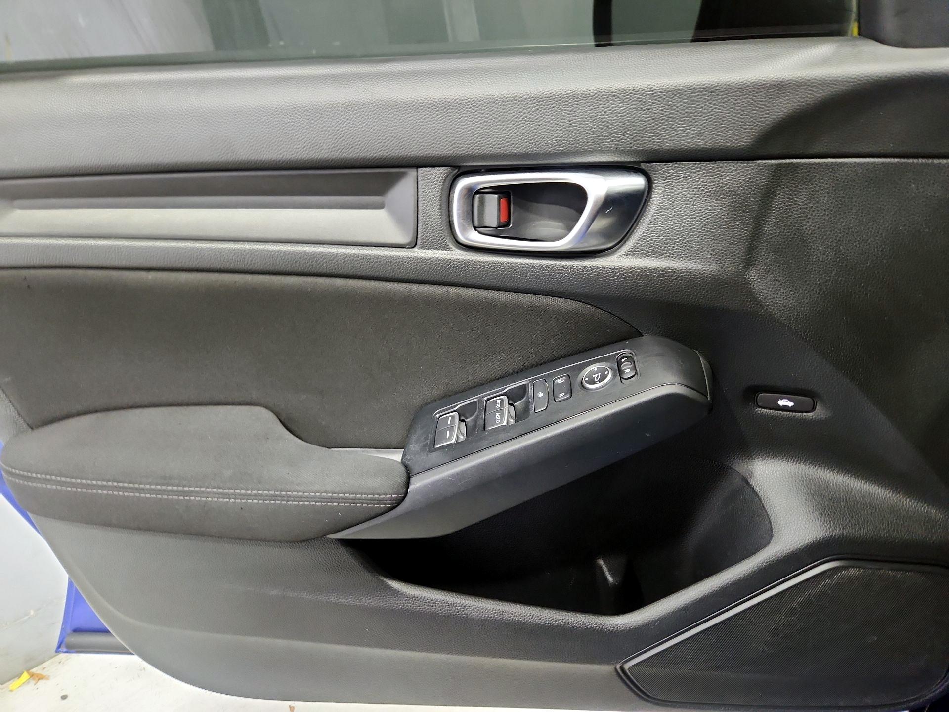 Thumbnail: 2023 Honda Civic - 12