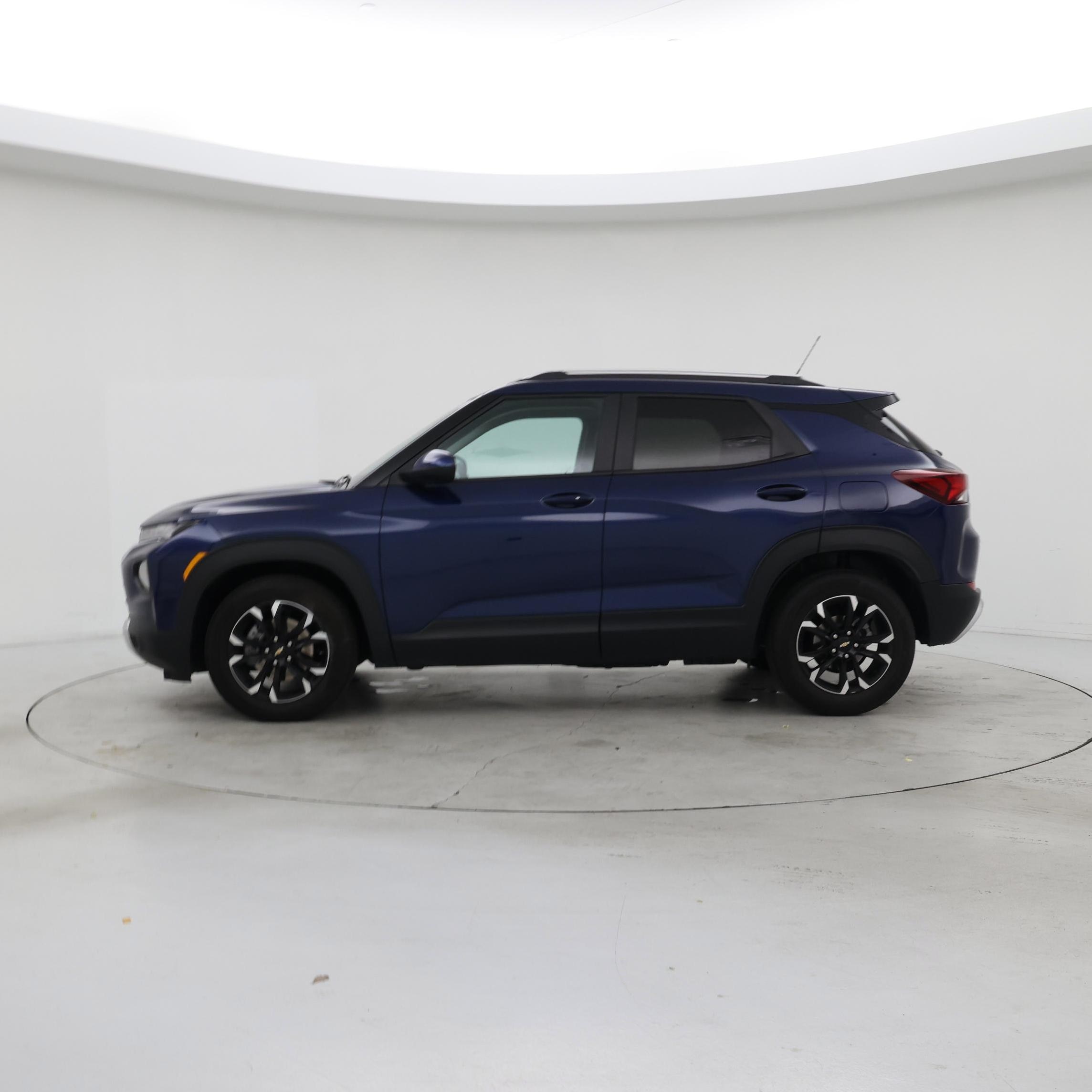 Thumbnail: 2023 Chevrolet TrailBlazer - 3