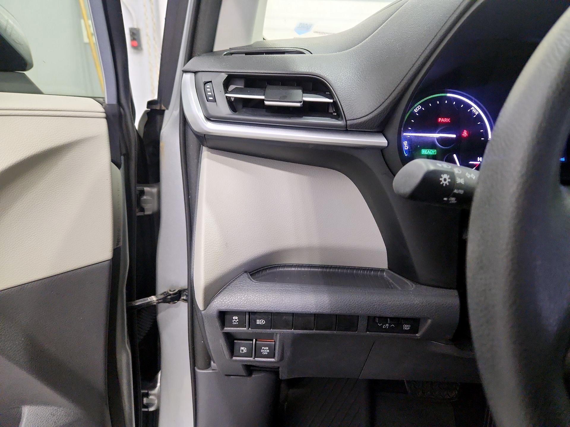 Thumbnail: 2021 Toyota Sienna - 13