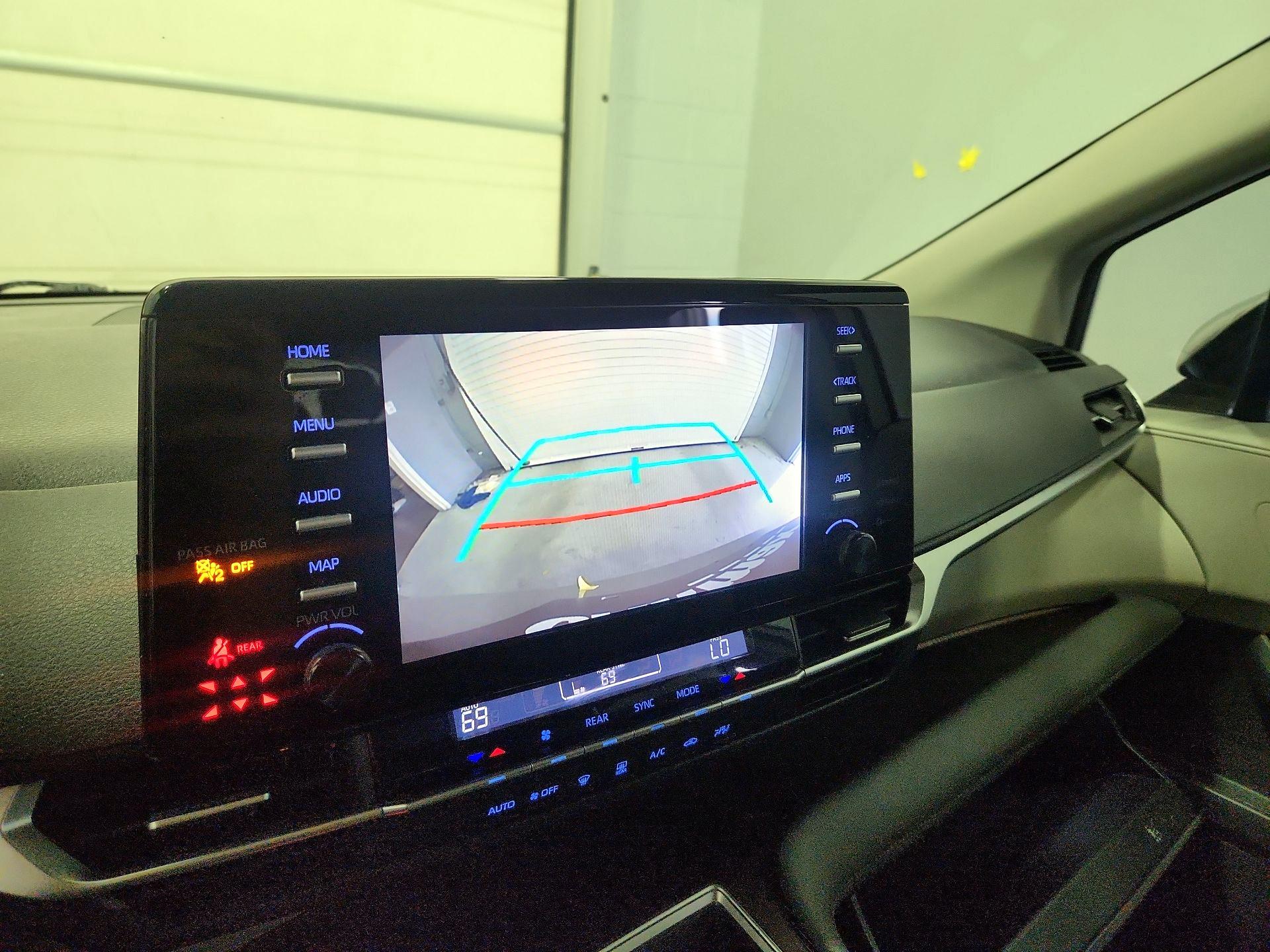 Thumbnail: 2021 Toyota Sienna - 14