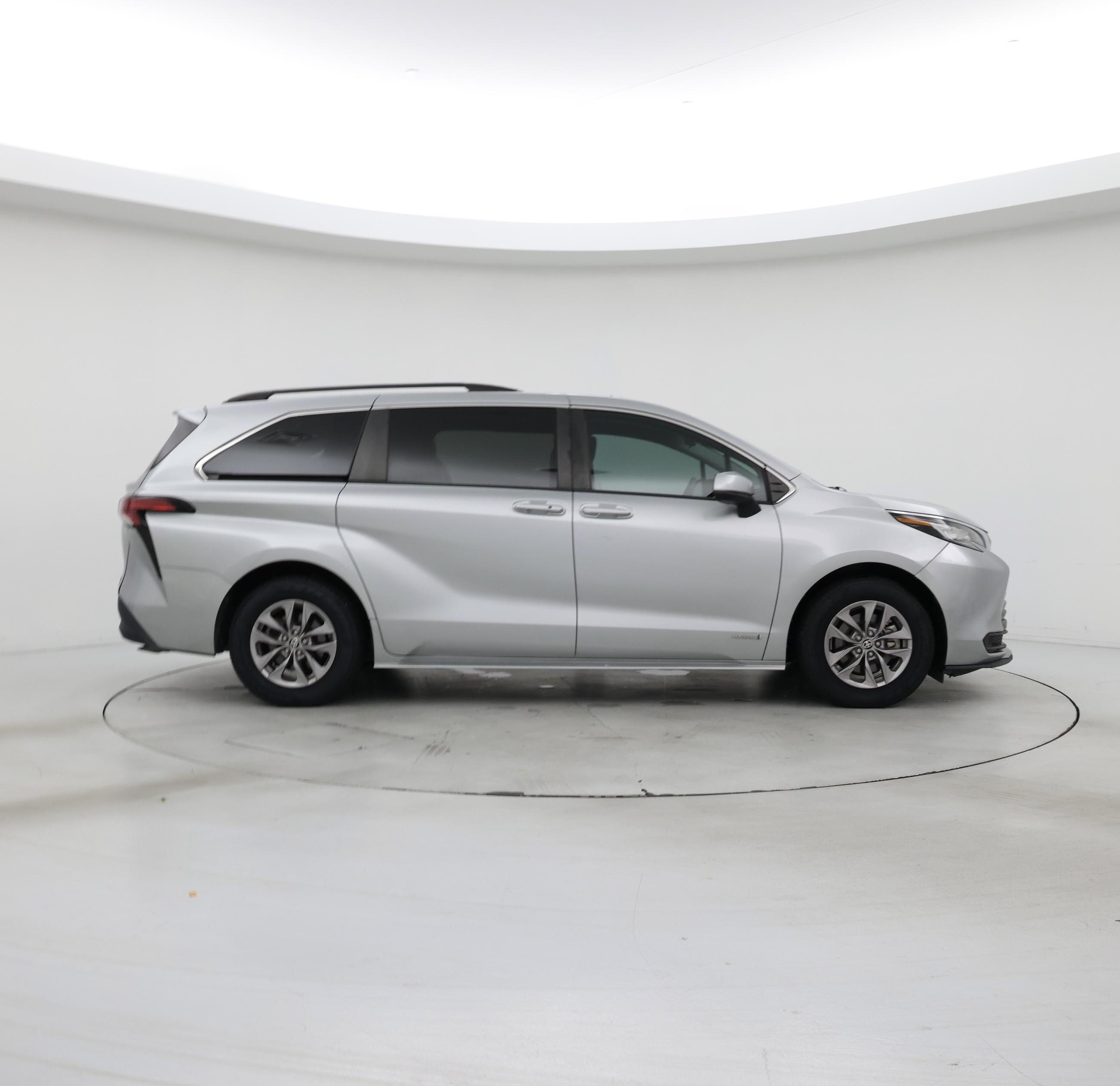 Thumbnail: 2021 Toyota Sienna - 7