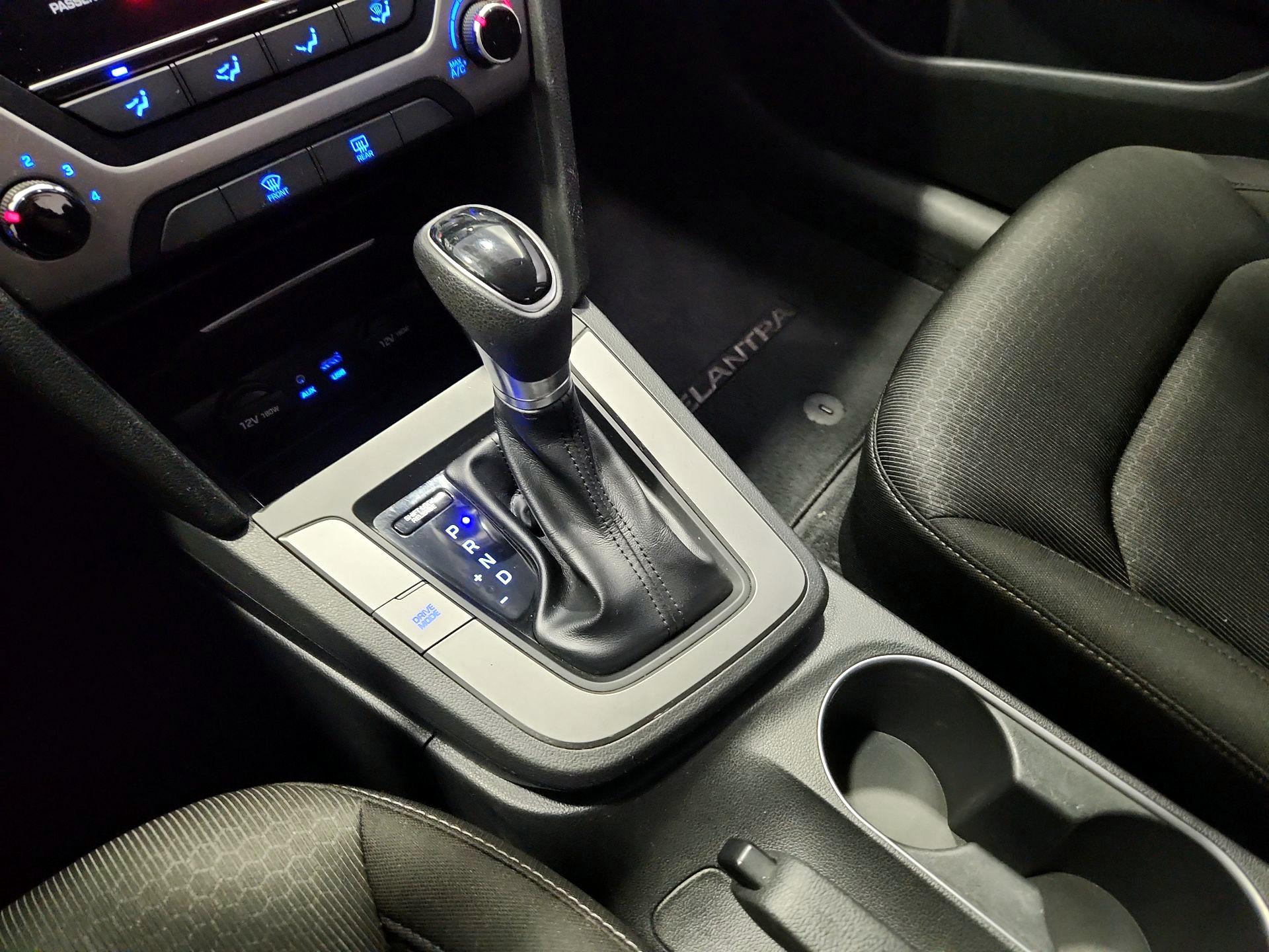 Thumbnail: 2018 Hyundai Elantra - 16
