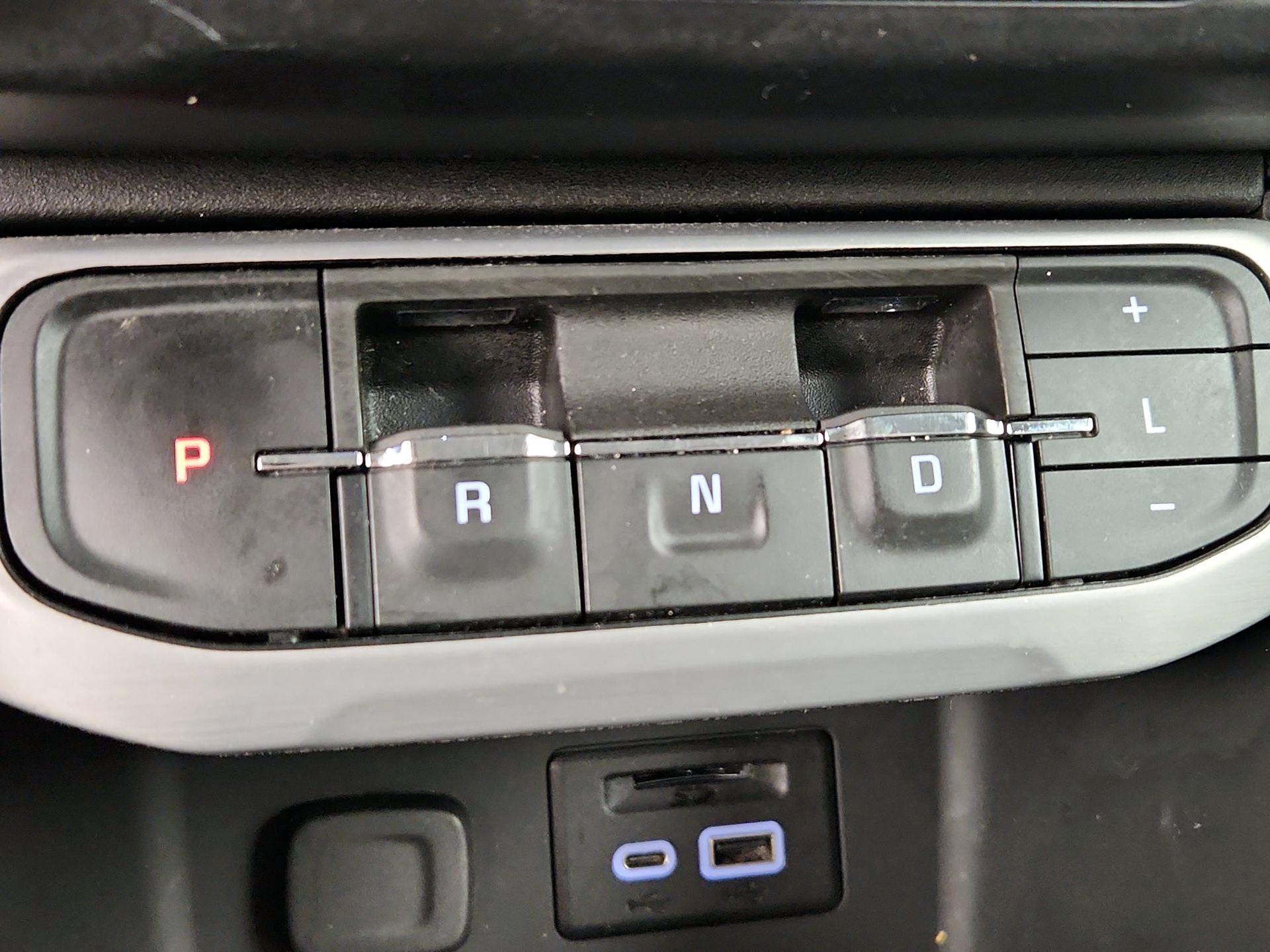 Thumbnail: 2023 GMC Acadia - 17