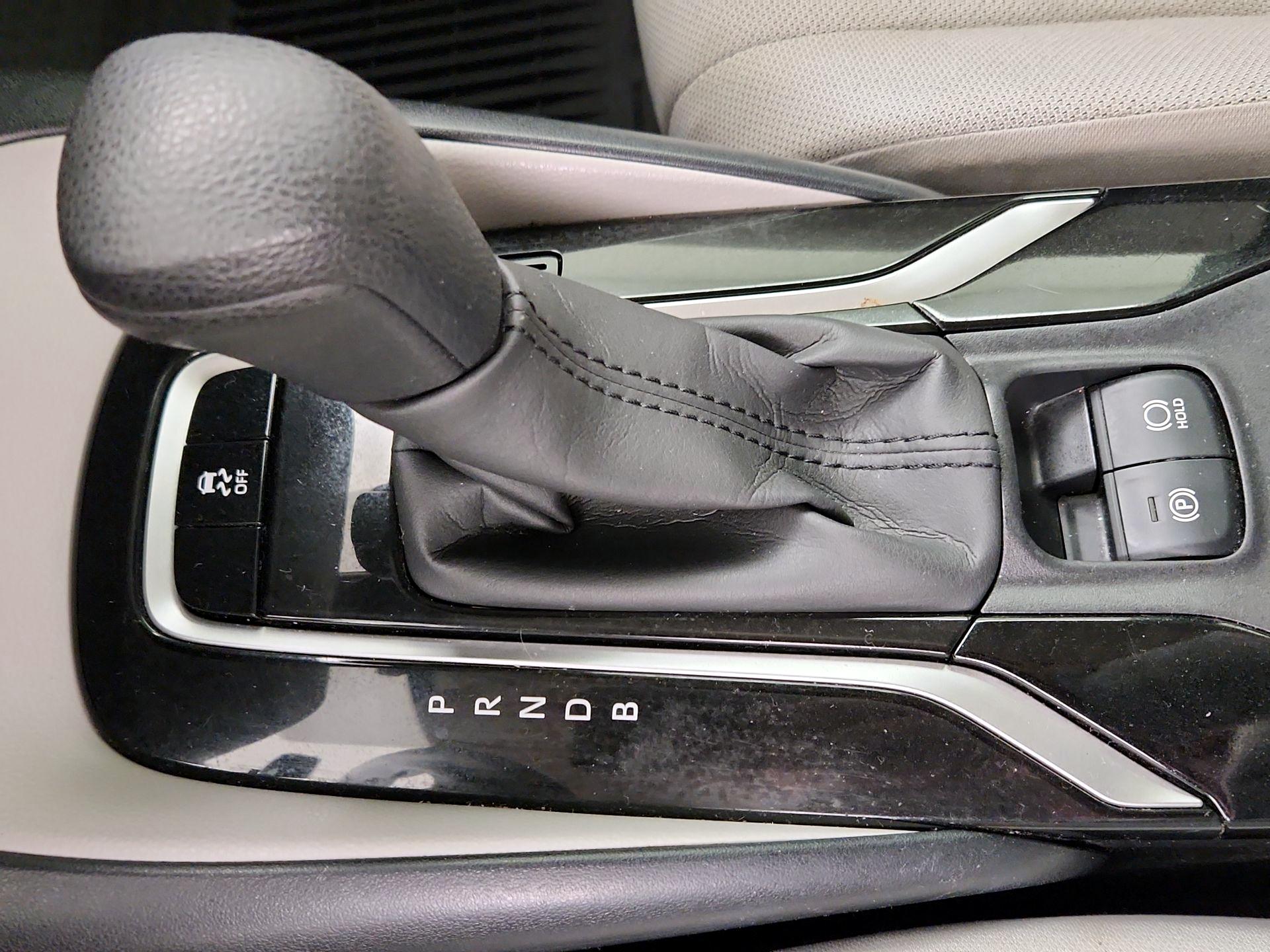 Thumbnail: 2021 Toyota Corolla - 17
