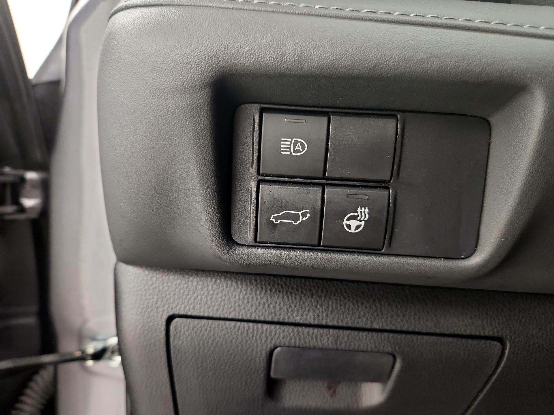Thumbnail: 2021 Toyota Highlander - 13