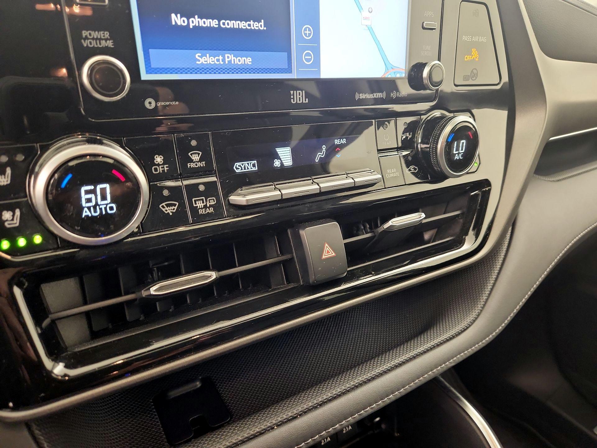 Thumbnail: 2021 Toyota Highlander - 17