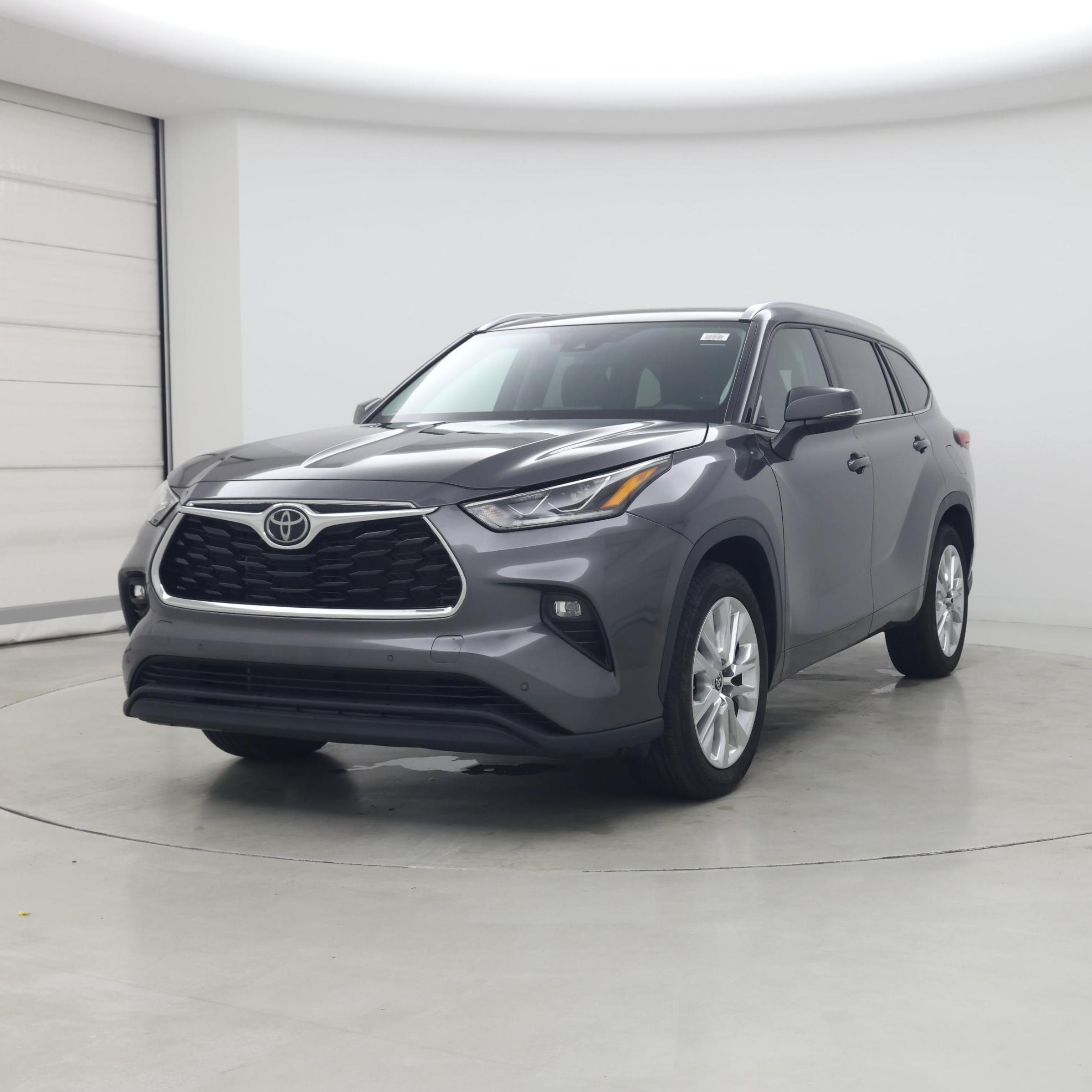Thumbnail: 2021 Toyota Highlander - 4