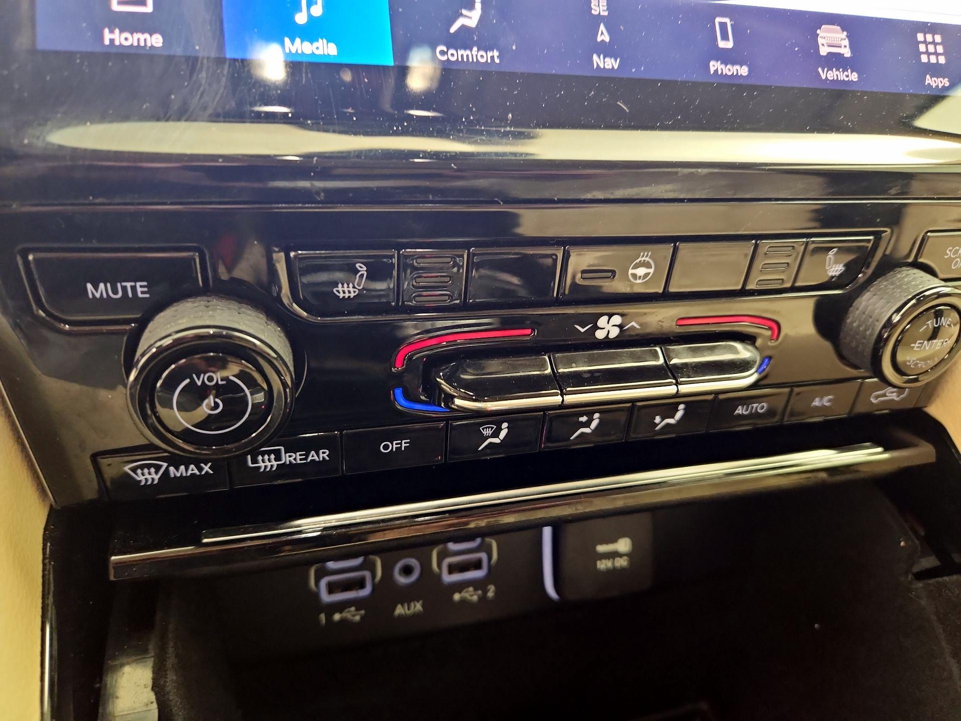 Thumbnail: 2022 Jeep Grand Cherokee L - 17