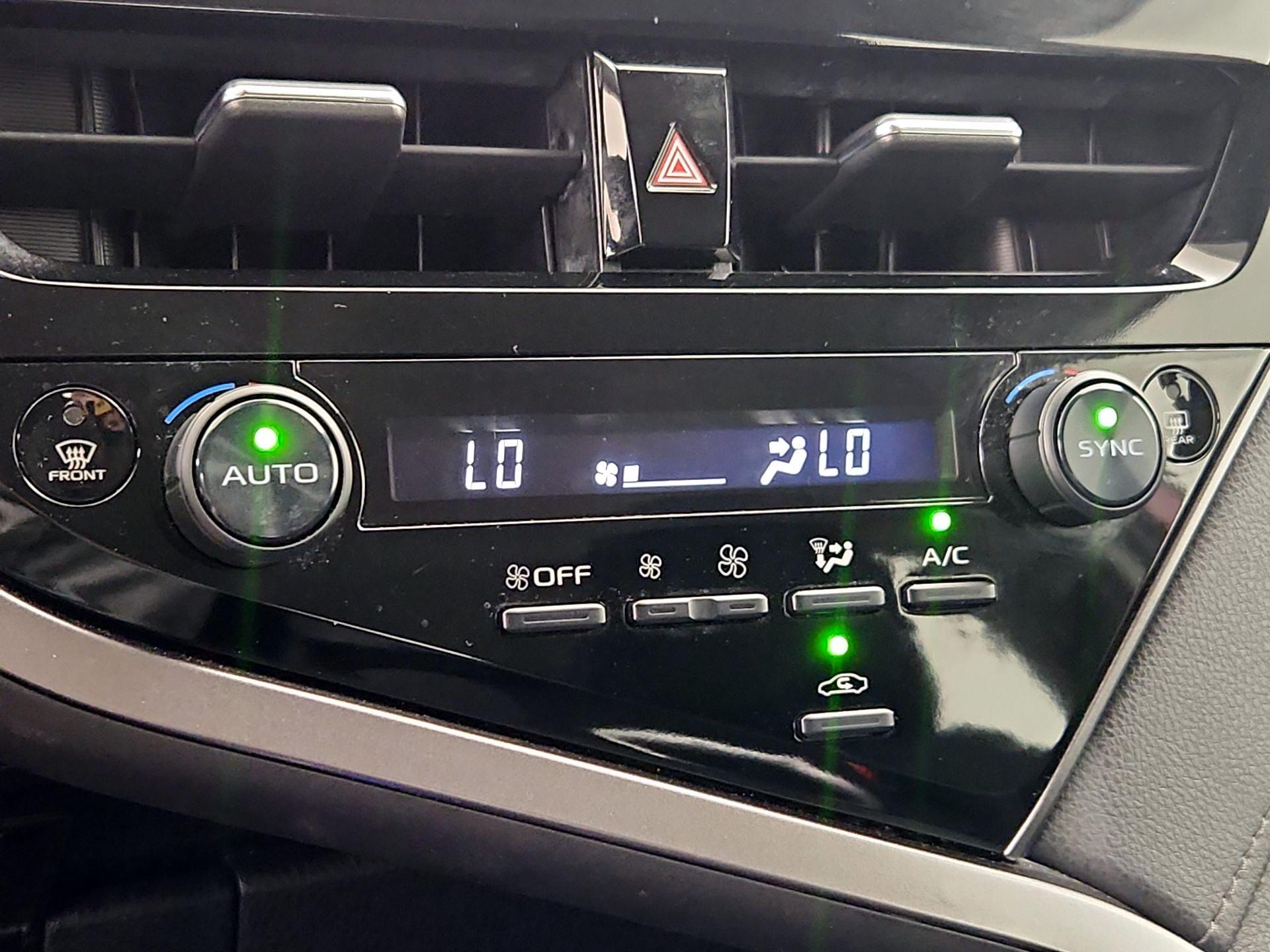 Thumbnail: 2022 Toyota Camry - 16